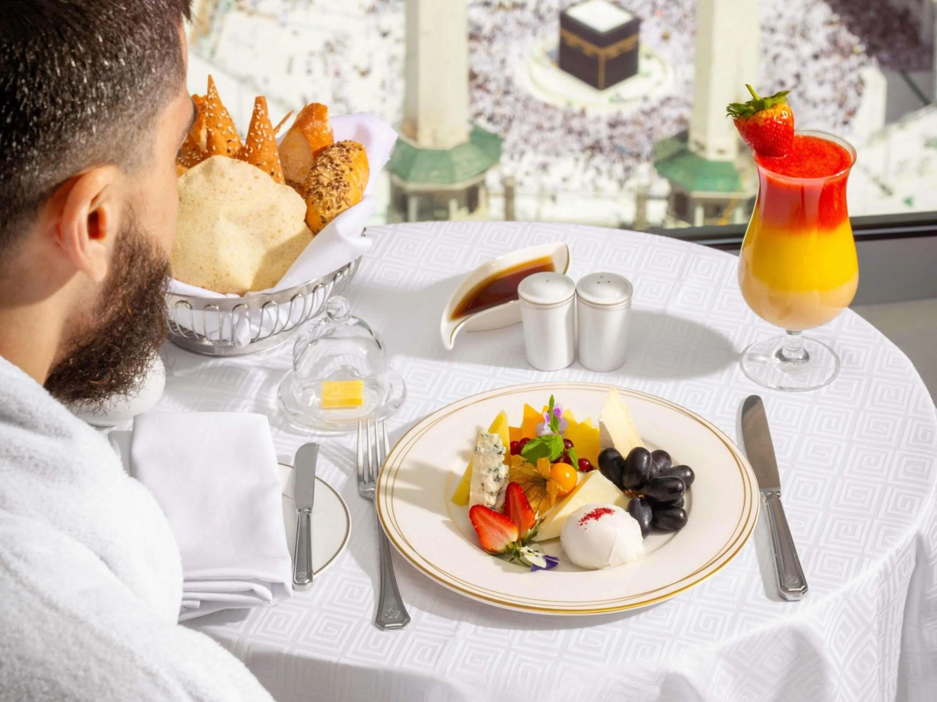 Bedroom in Makkah Clock Royal Tower, A Fairmont Hotel