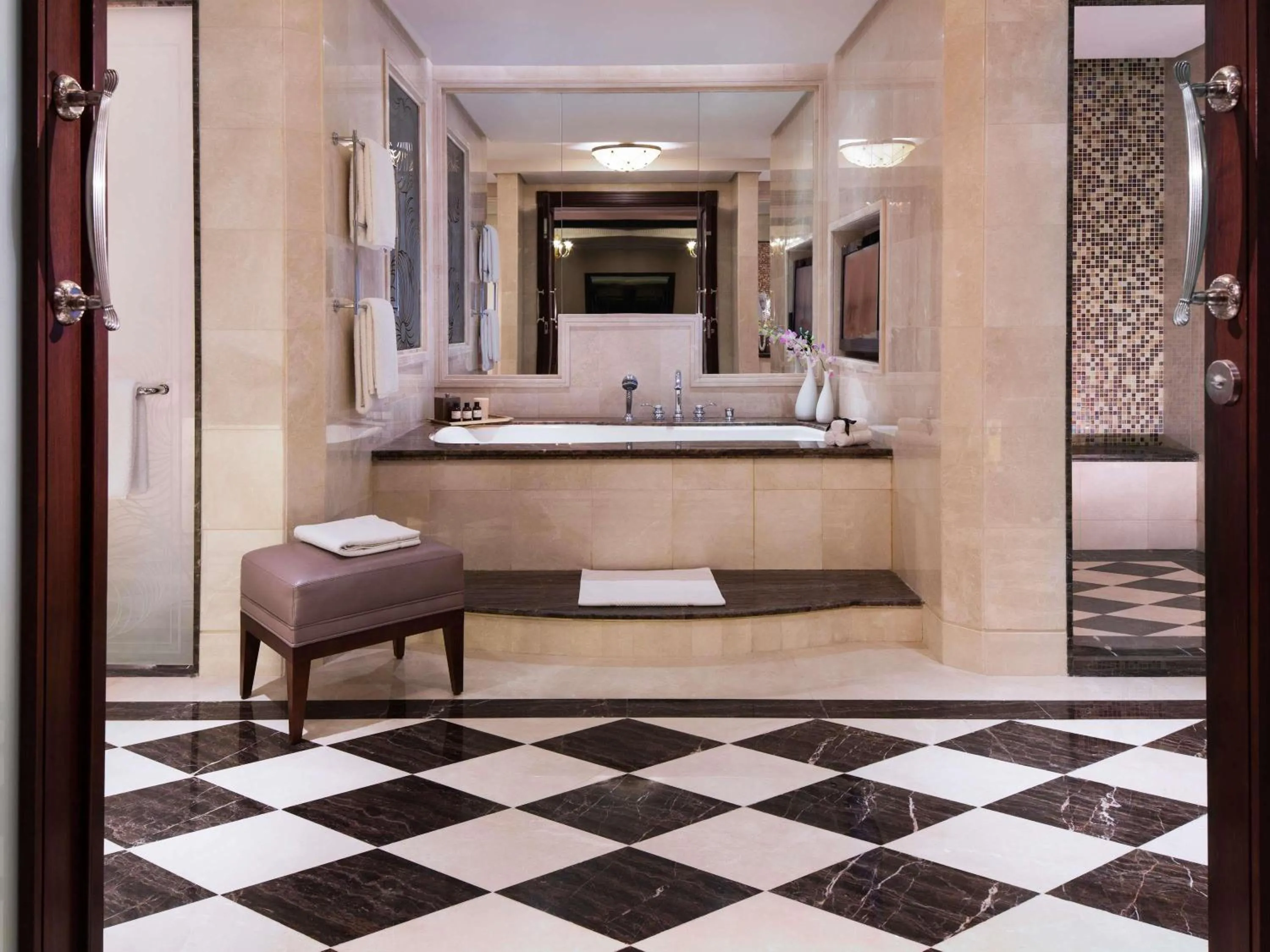 Bedroom, Bed in Makkah Clock Royal Tower, A Fairmont Hotel