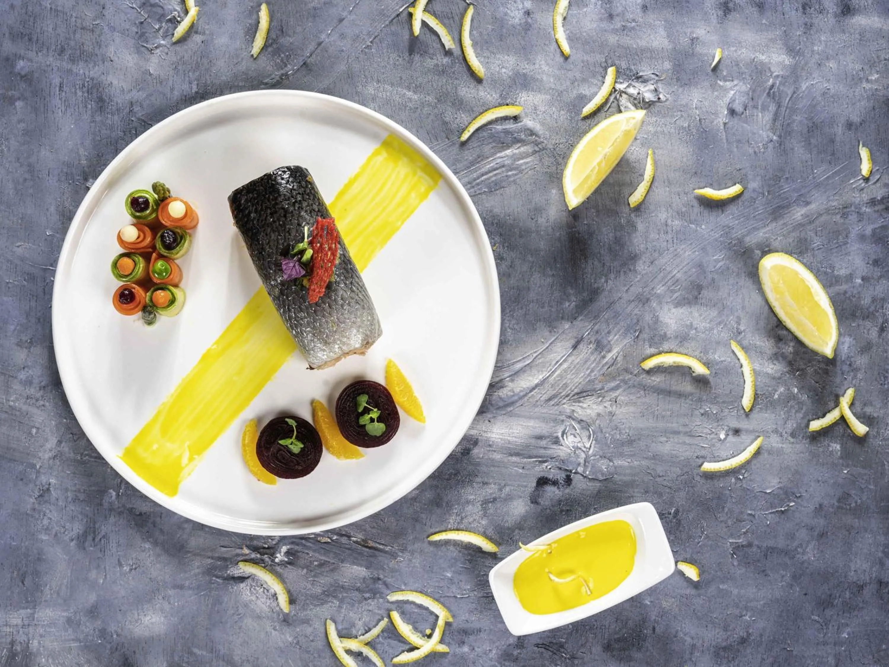 Lounge or bar in Makkah Clock Royal Tower, A Fairmont Hotel