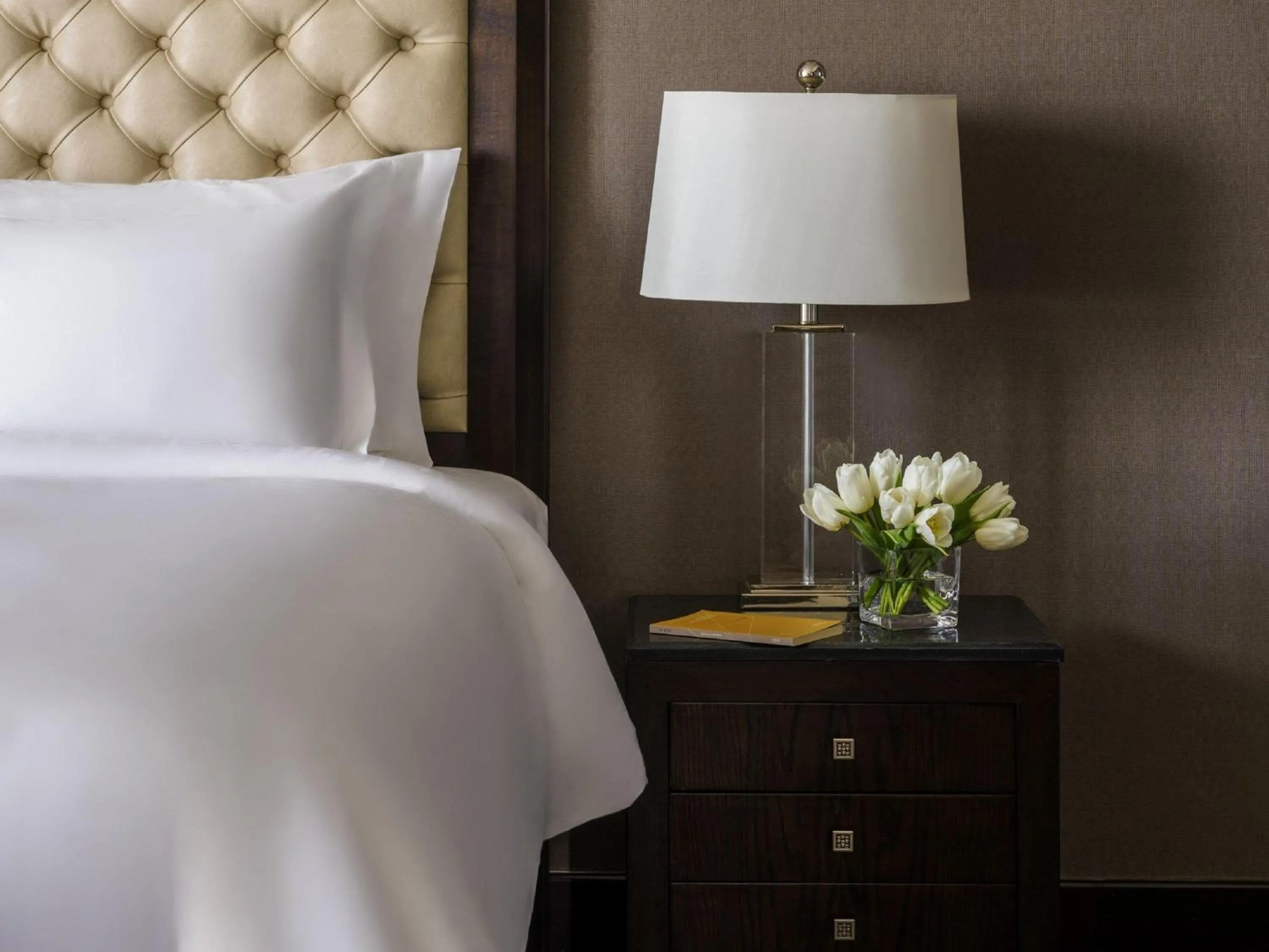 Bedroom, Bed in Makkah Clock Royal Tower, A Fairmont Hotel