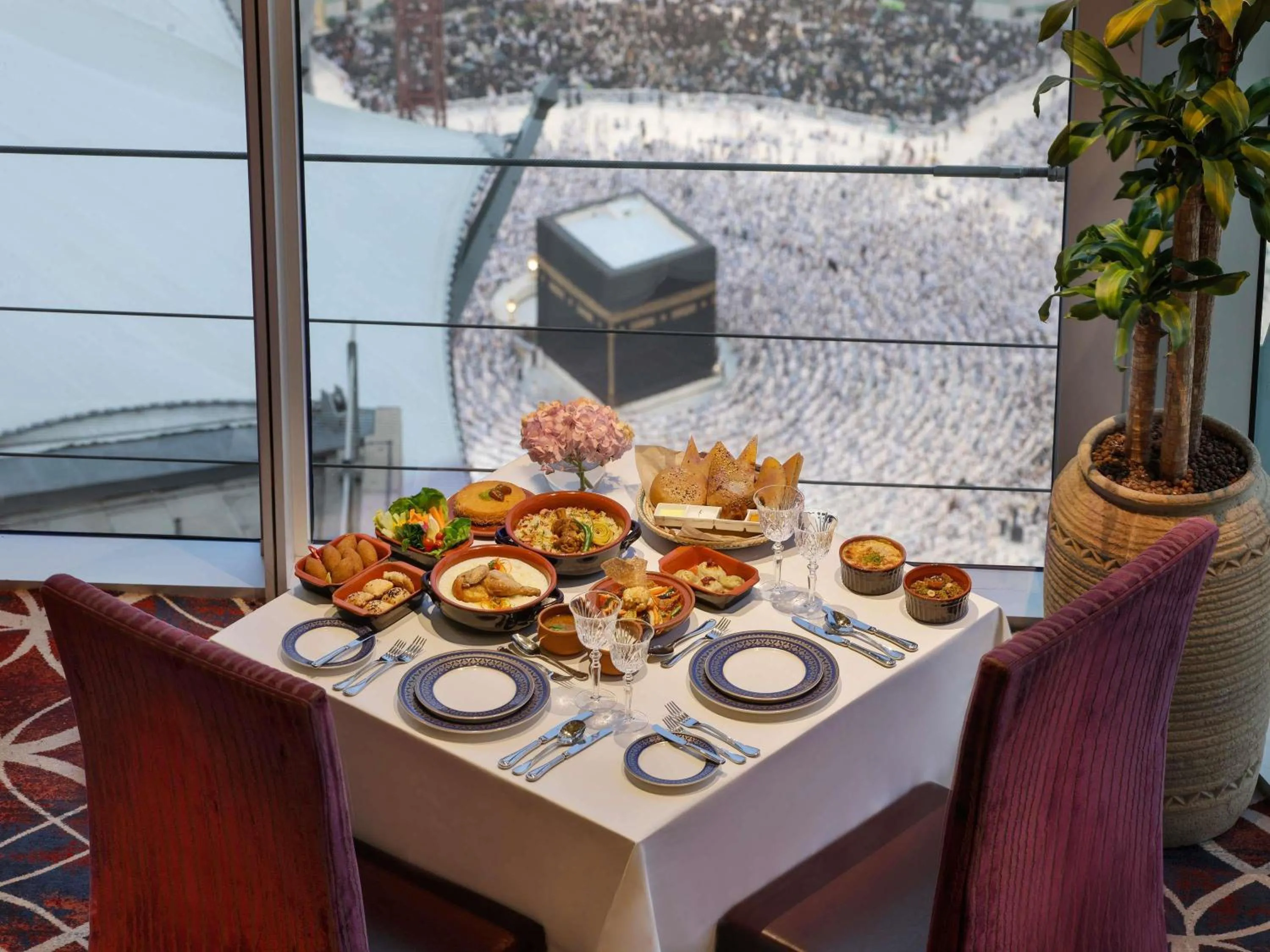 Restaurant/places to eat in Makkah Clock Royal Tower, A Fairmont Hotel