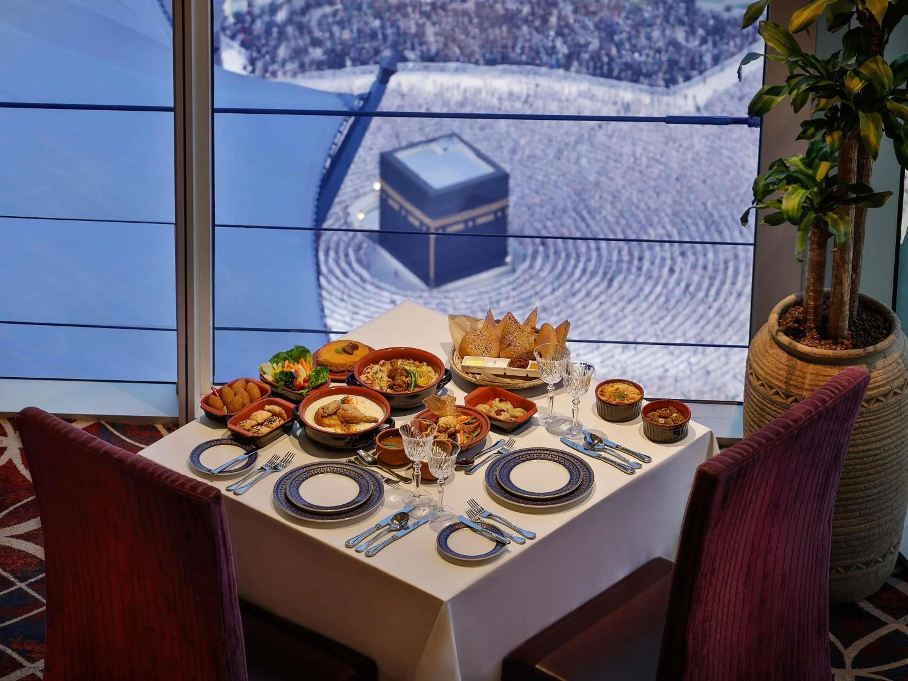 Restaurant/places to eat in Makkah Clock Royal Tower, A Fairmont Hotel