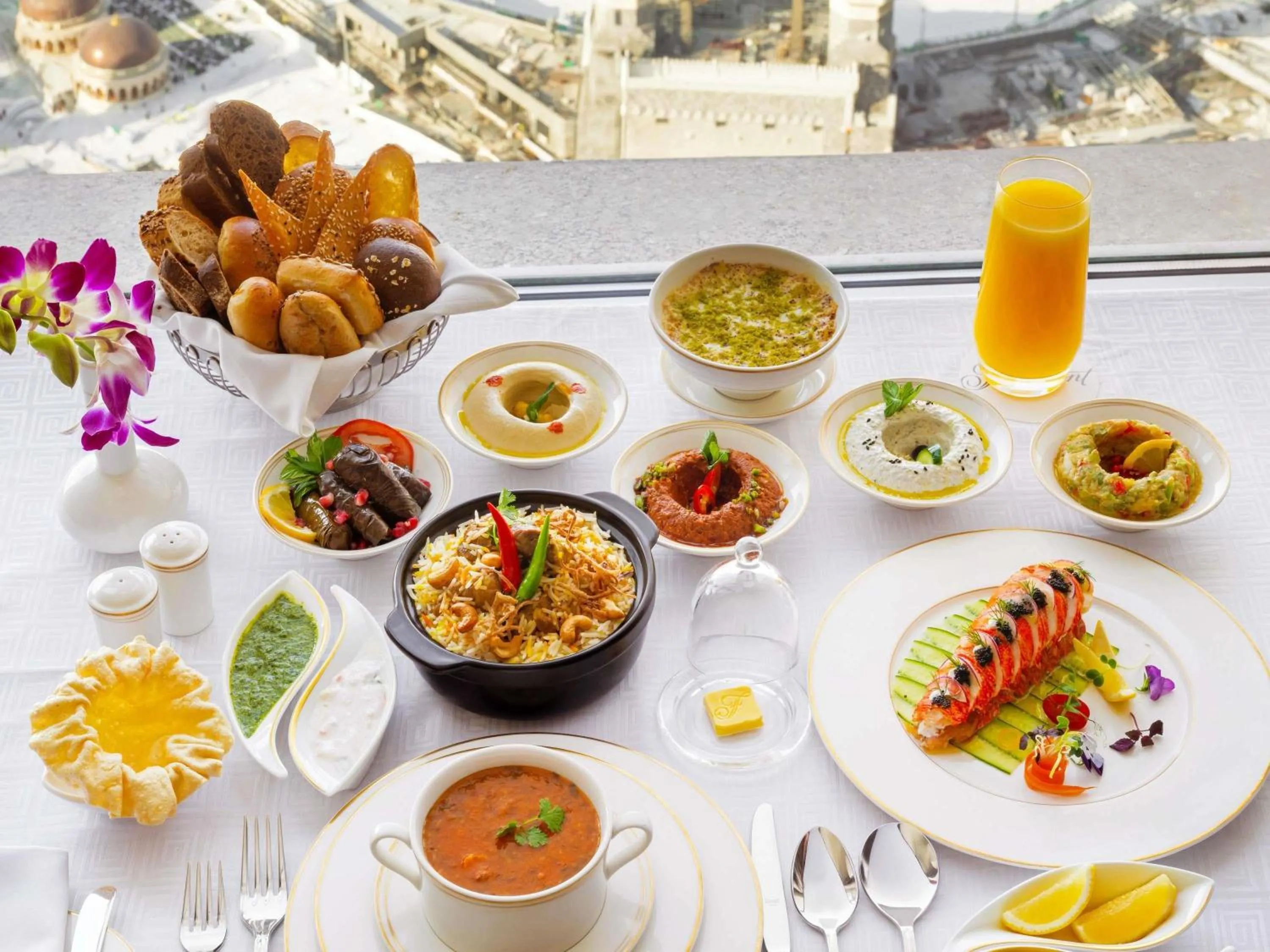 Bedroom in Makkah Clock Royal Tower, A Fairmont Hotel