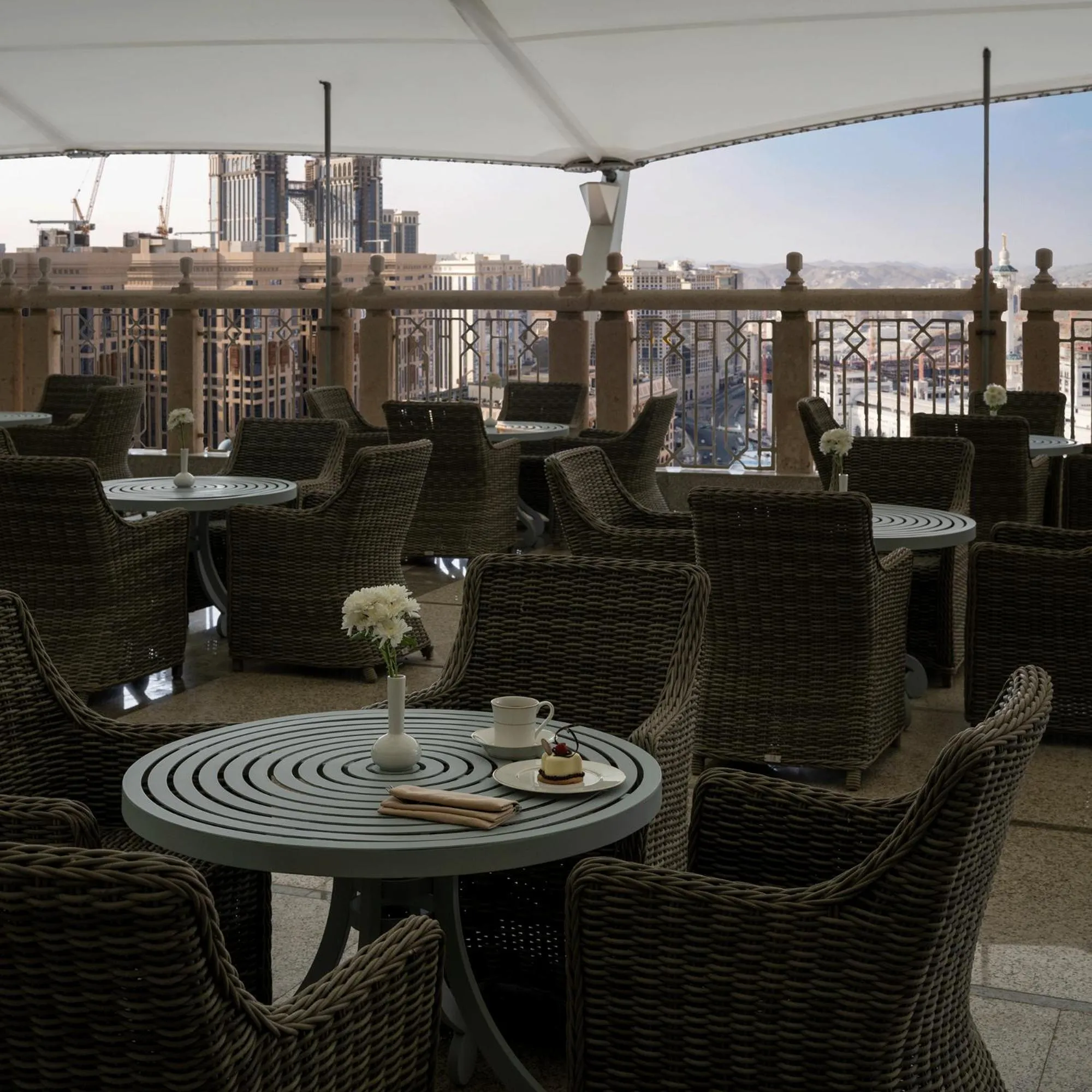 Restaurant/places to eat in Makkah Clock Royal Tower, A Fairmont Hotel