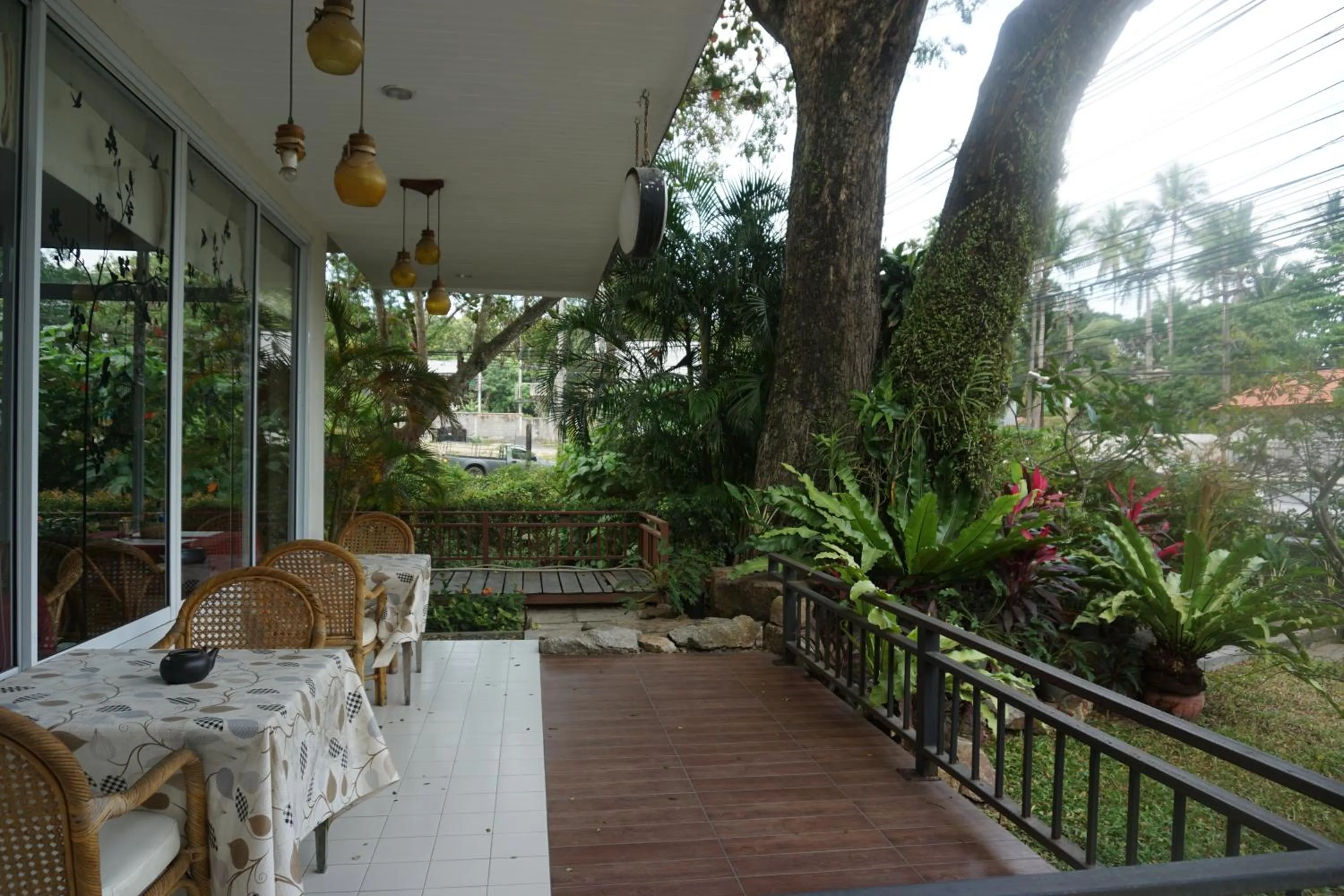 Spring in Chaweng Tara Hotel