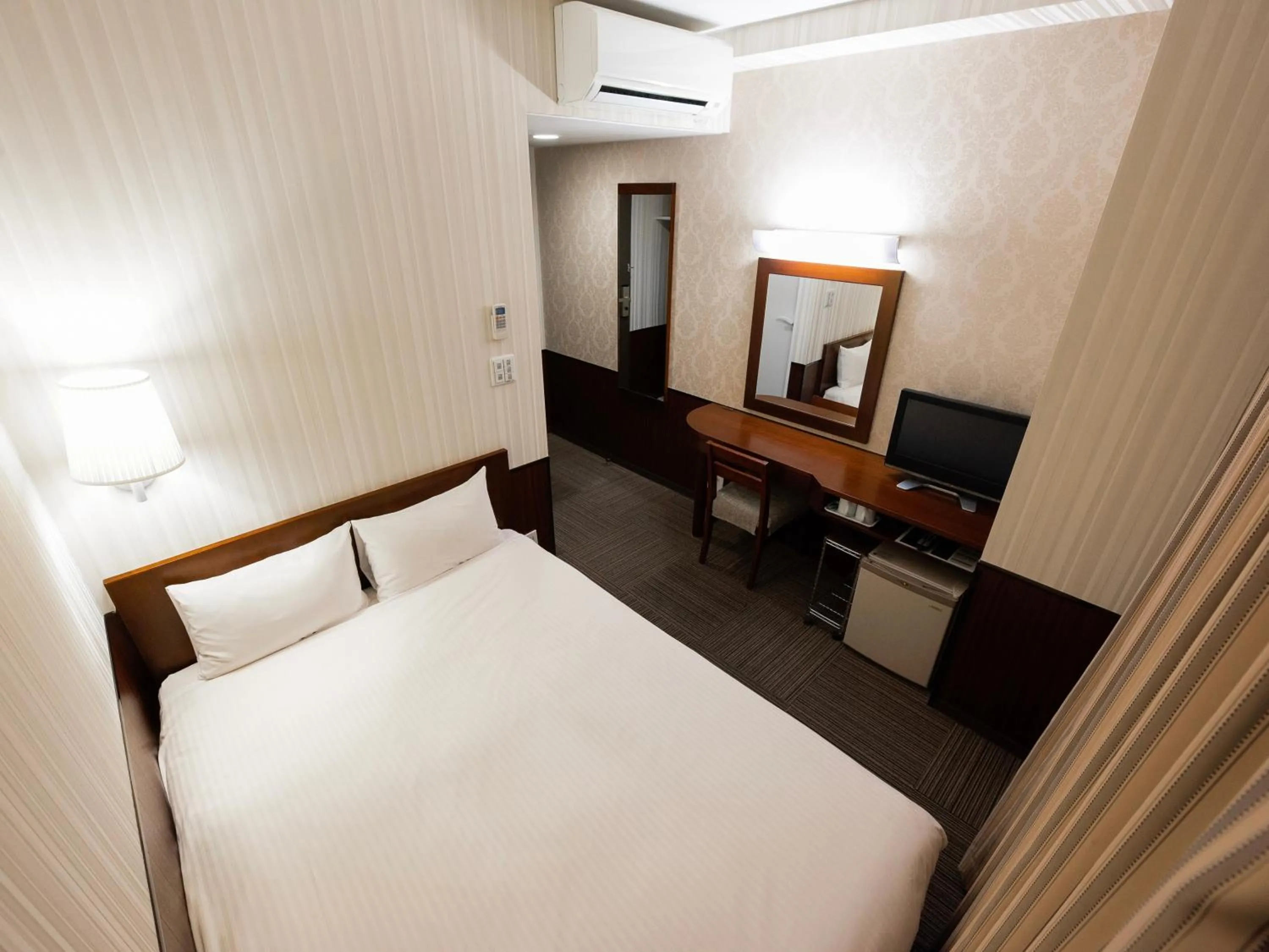 Photo of the whole room, Bed in Hotel Hillarys