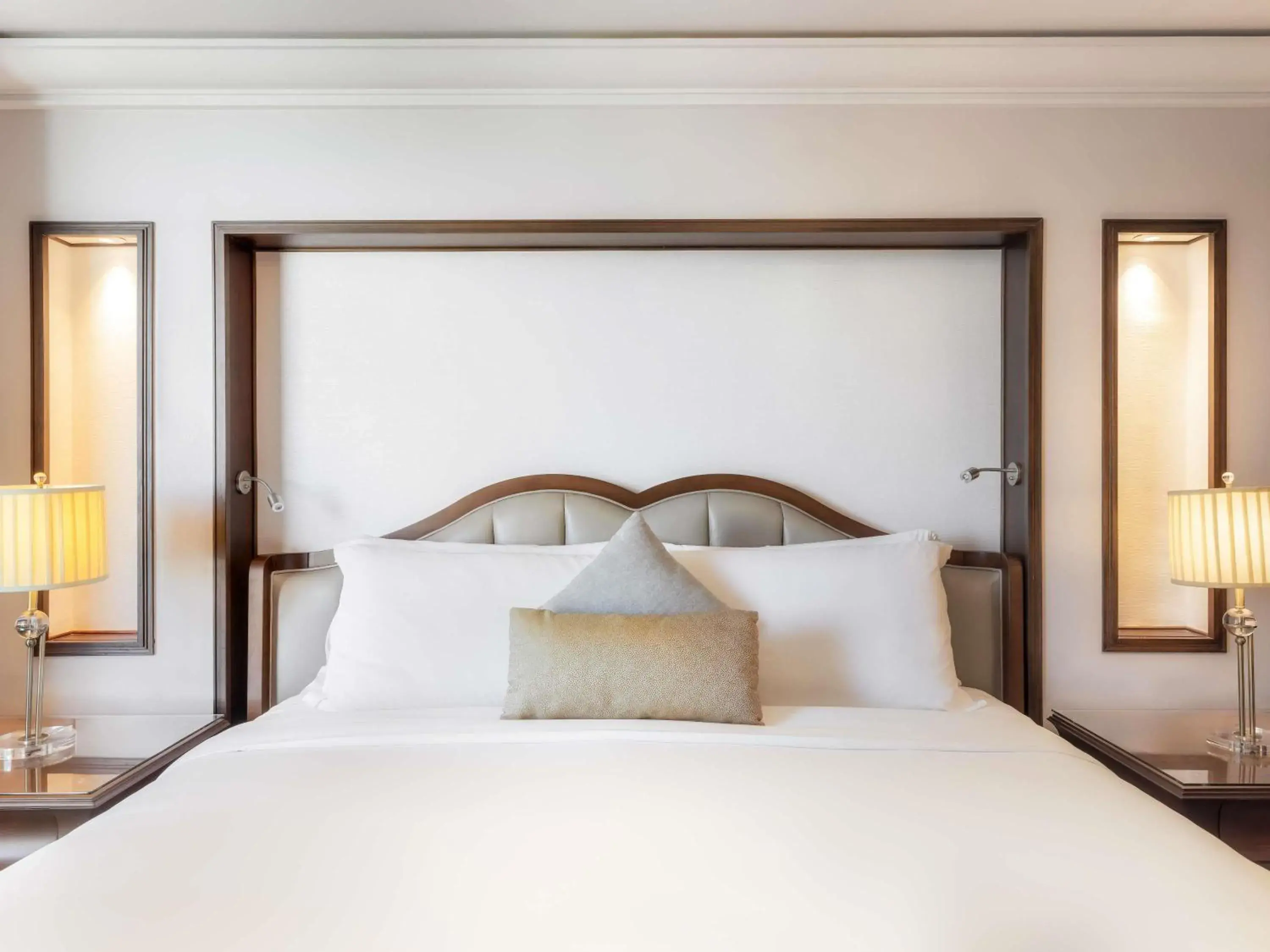 Bedroom, Bed in Raffles Makkah Palace Bedroom, Bed in Raffles Makkah Palace