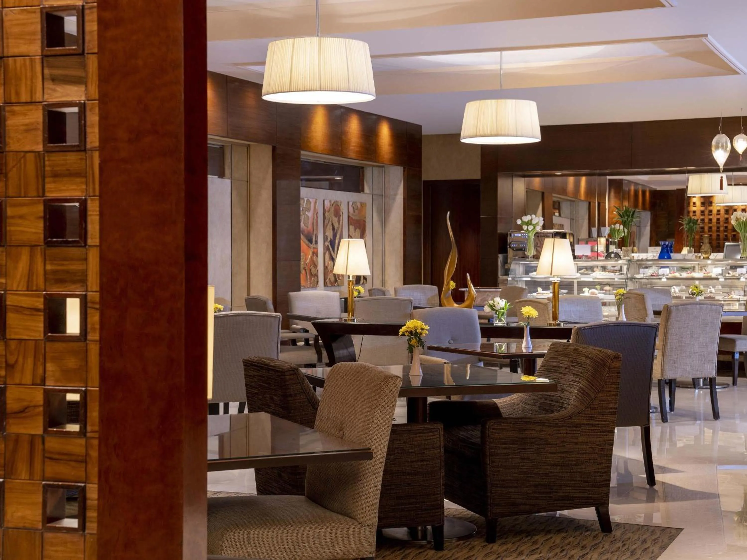 Lounge or bar in Raffles Makkah Palace