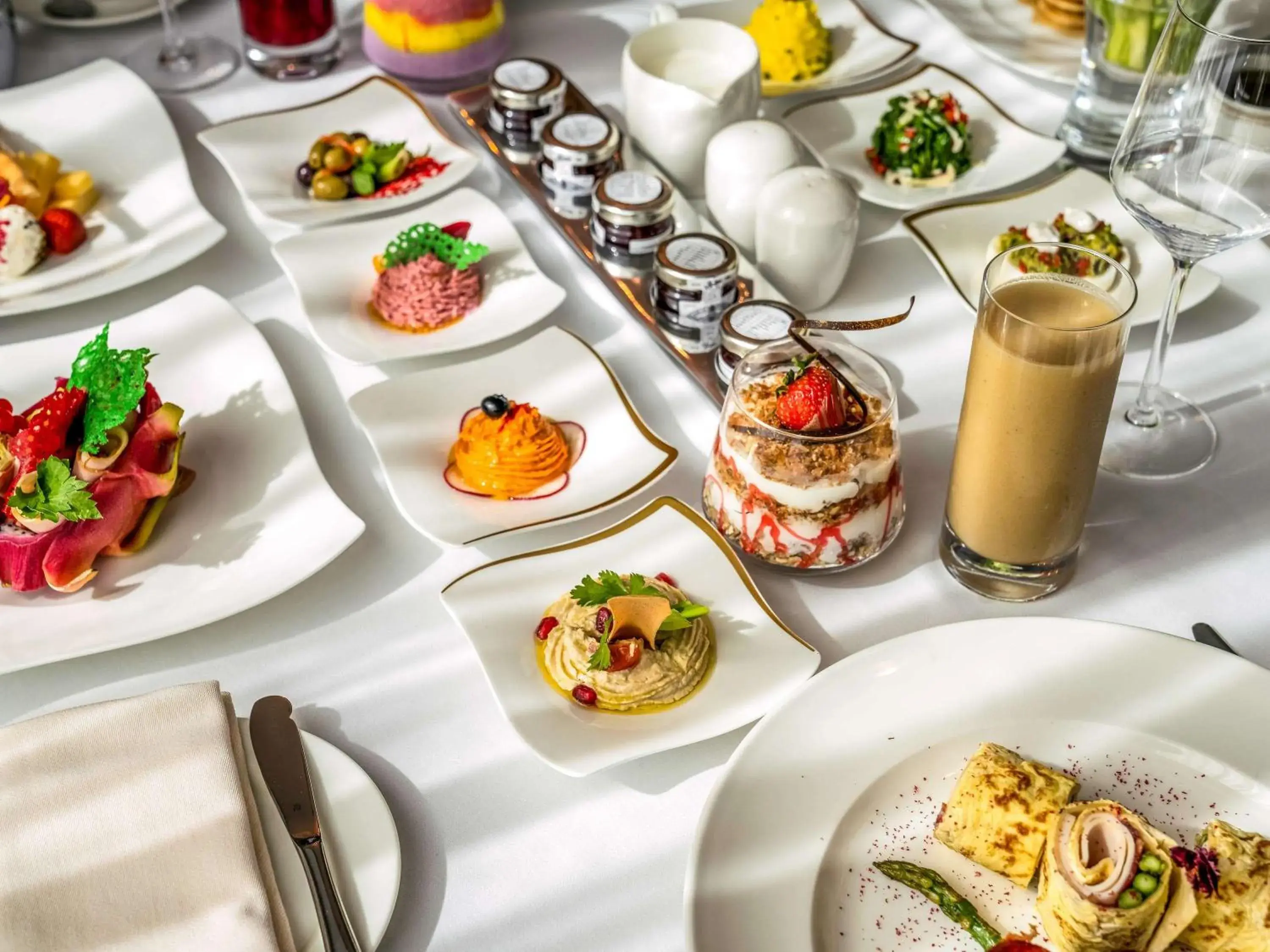 Restaurant/places to eat in Raffles Makkah Palace Restaurant/places to eat in Raffles Makkah Palace