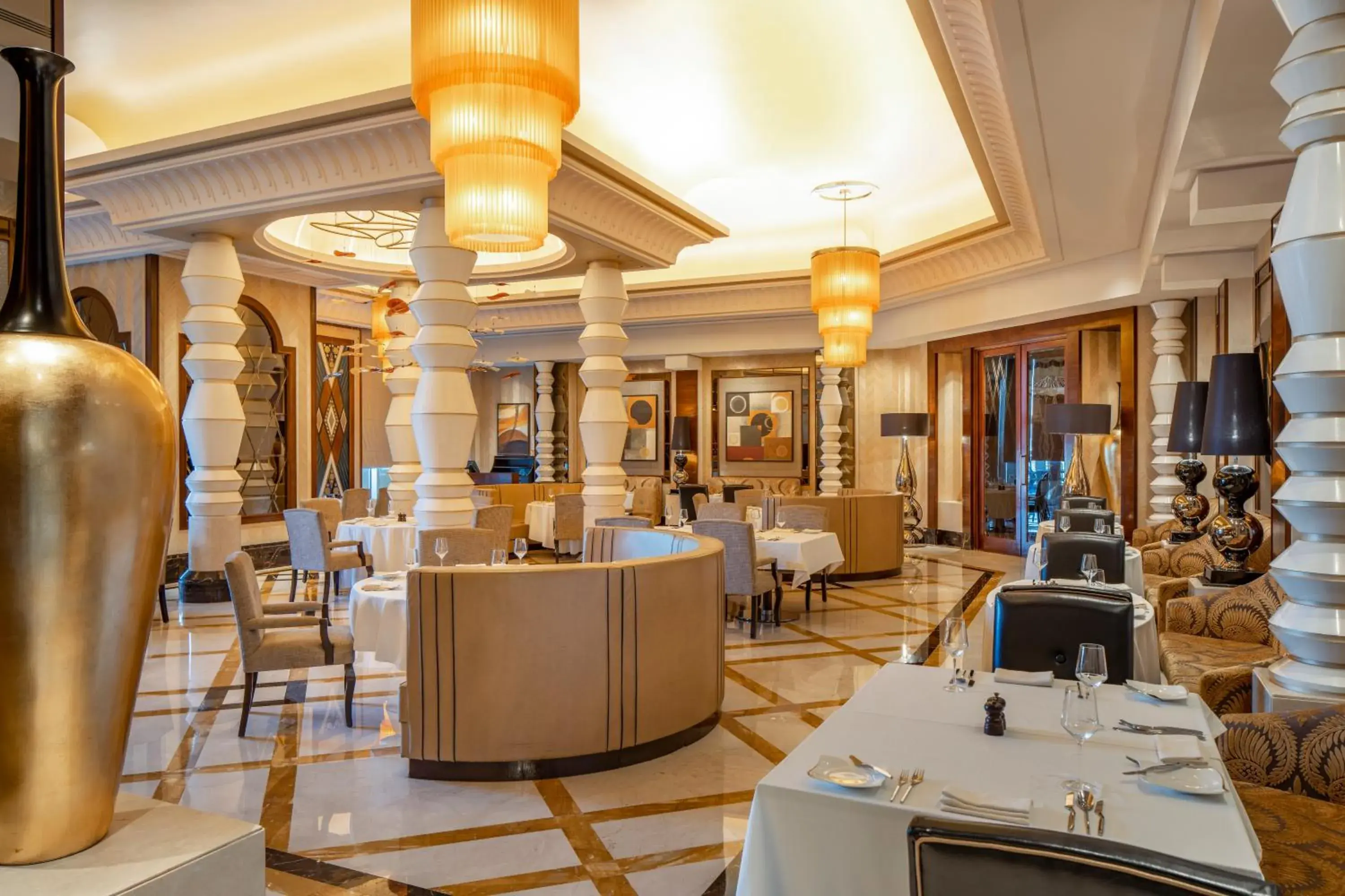 Restaurant/places to eat in Raffles Makkah Palace Restaurant/places to eat in Raffles Makkah Palace