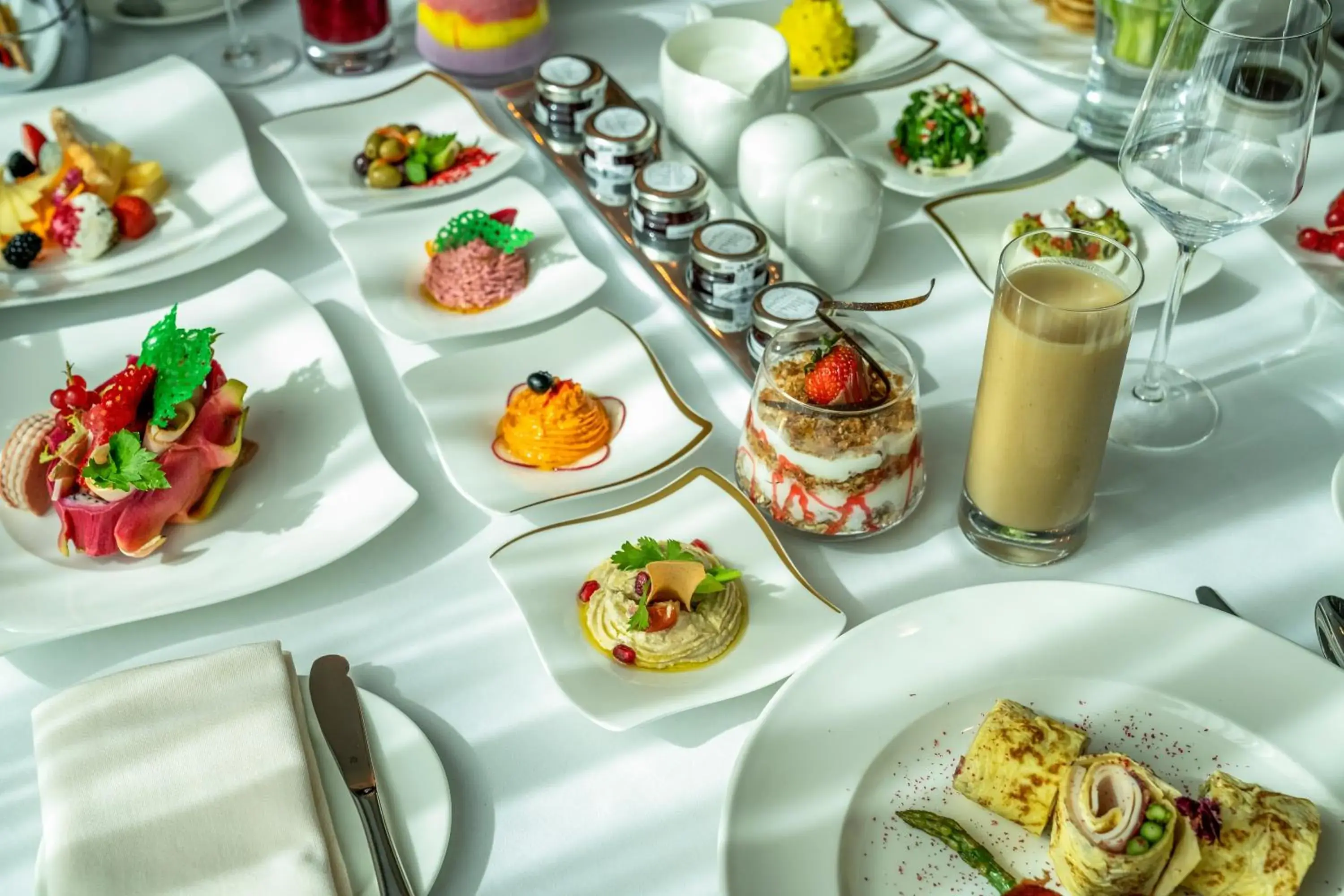 Restaurant/places to eat in Raffles Makkah Palace Restaurant/places to eat in Raffles Makkah Palace