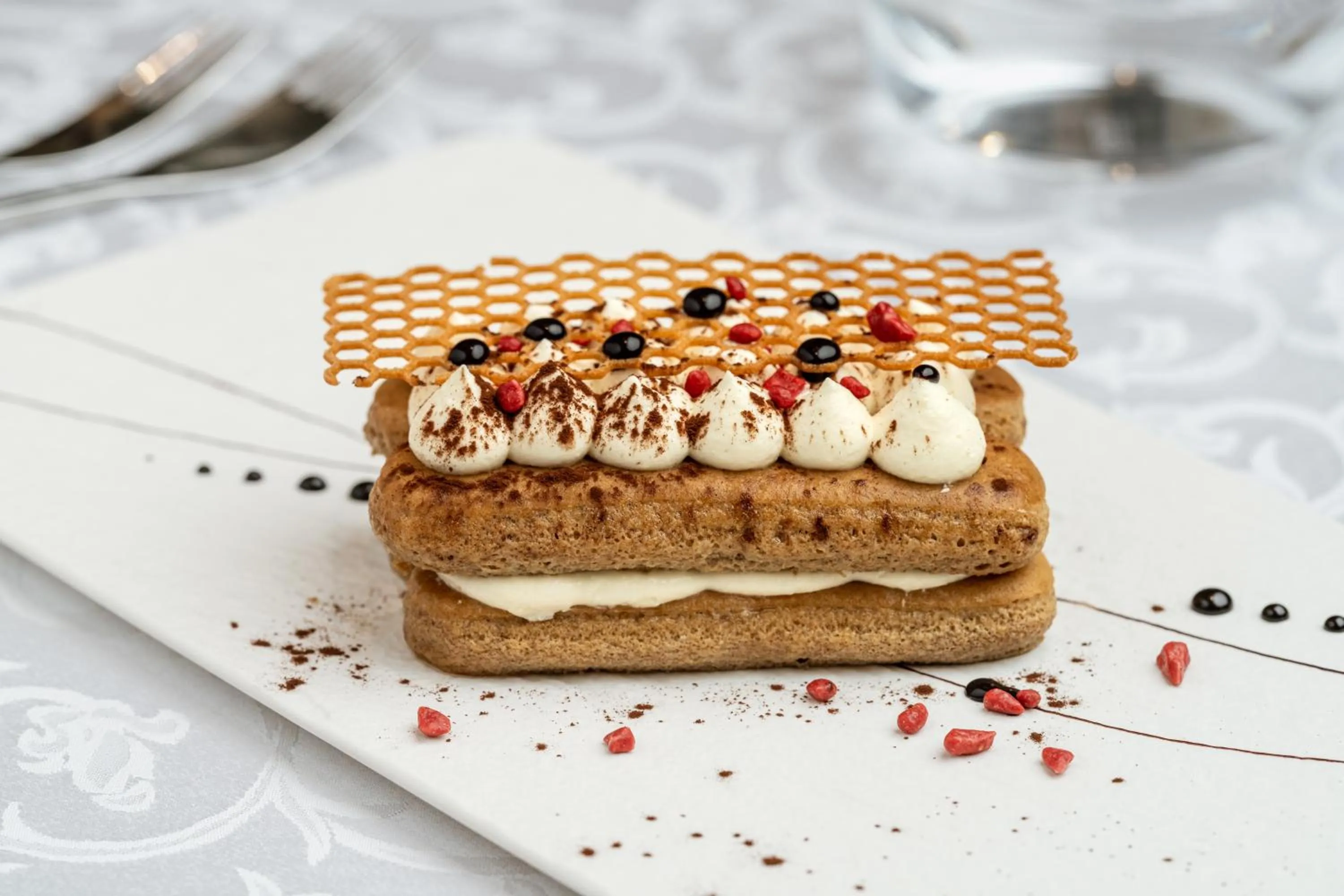 Restaurant/places to eat in Raffles Makkah Palace