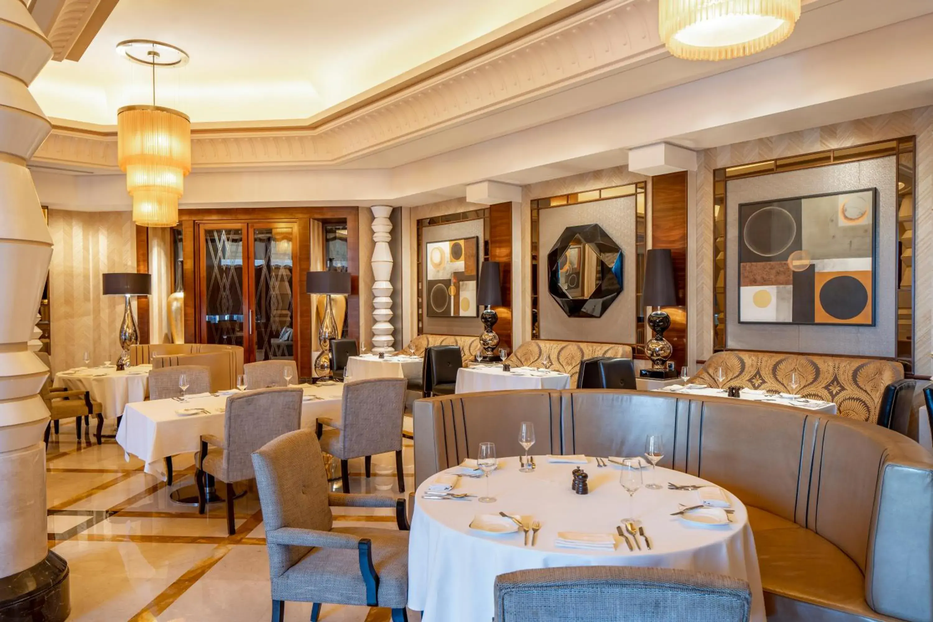 Restaurant/places to eat in Raffles Makkah Palace Restaurant/places to eat in Raffles Makkah Palace