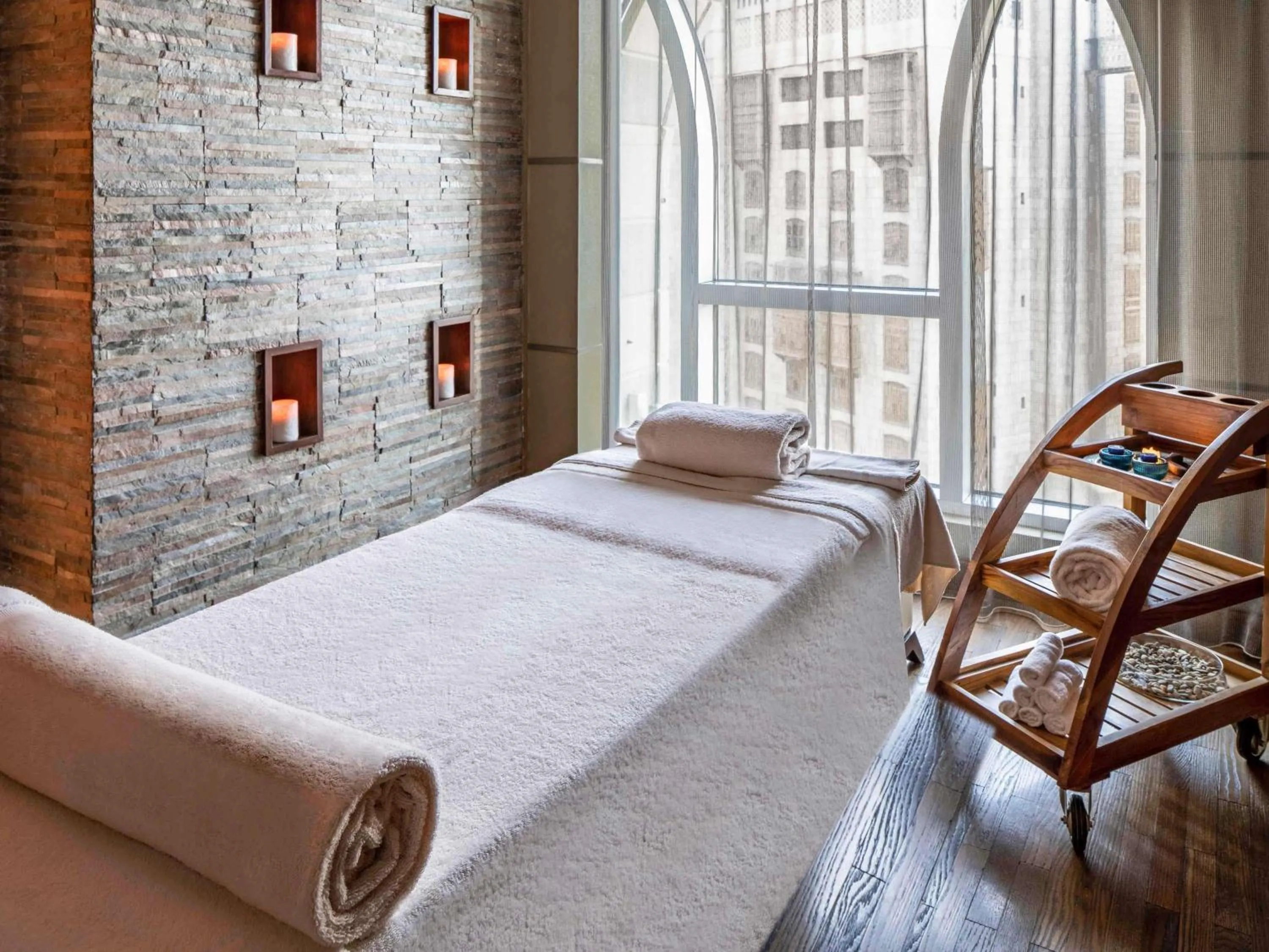 Spa and wellness centre/facilities, Bed in Raffles Makkah Palace