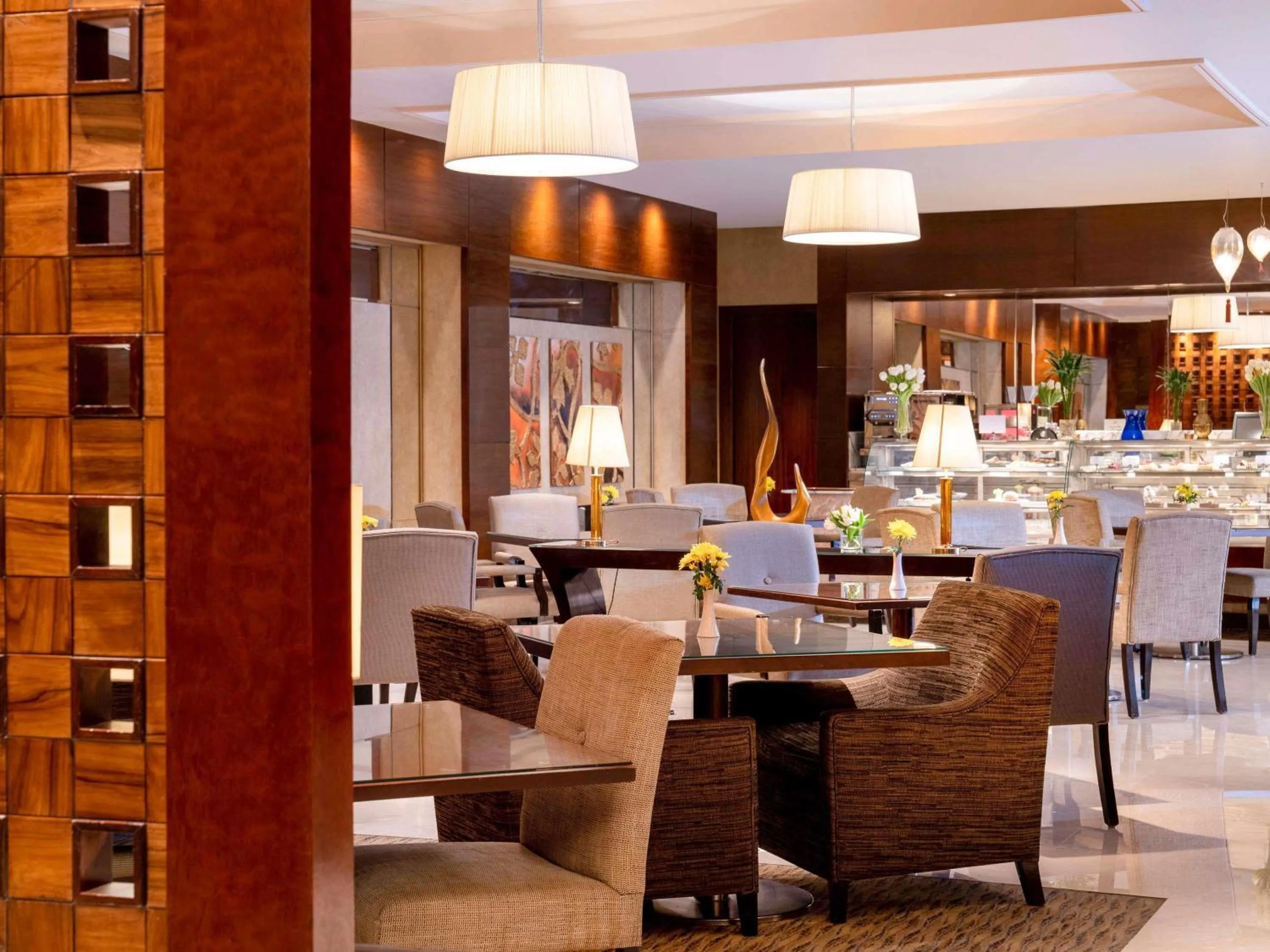 Restaurant/places to eat in Raffles Makkah Palace