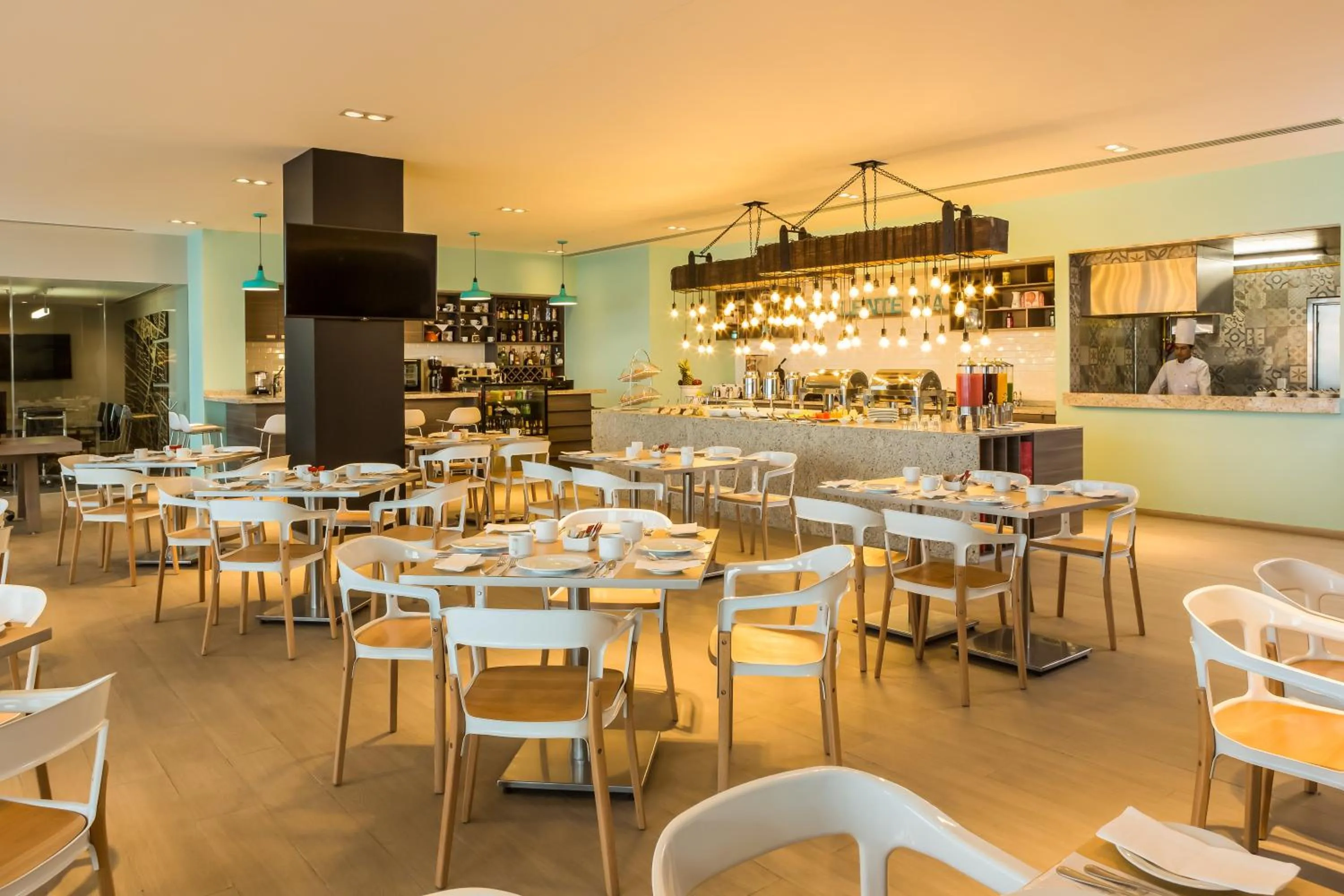 Restaurant/places to eat in Fiesta Inn Express Ciudad de México Forum Buenavista