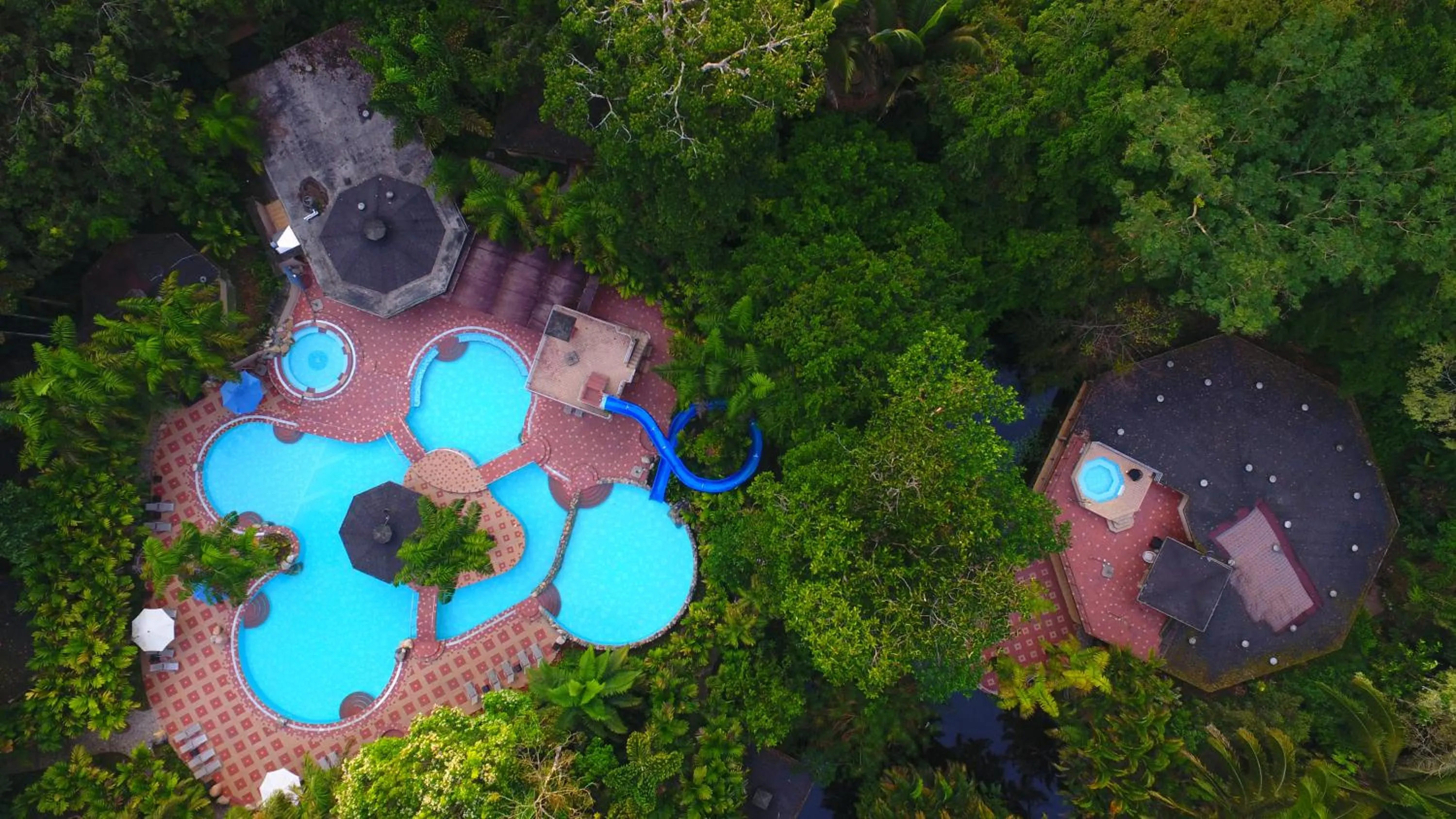 Property building in Arahuana Jungle Resort & Spa