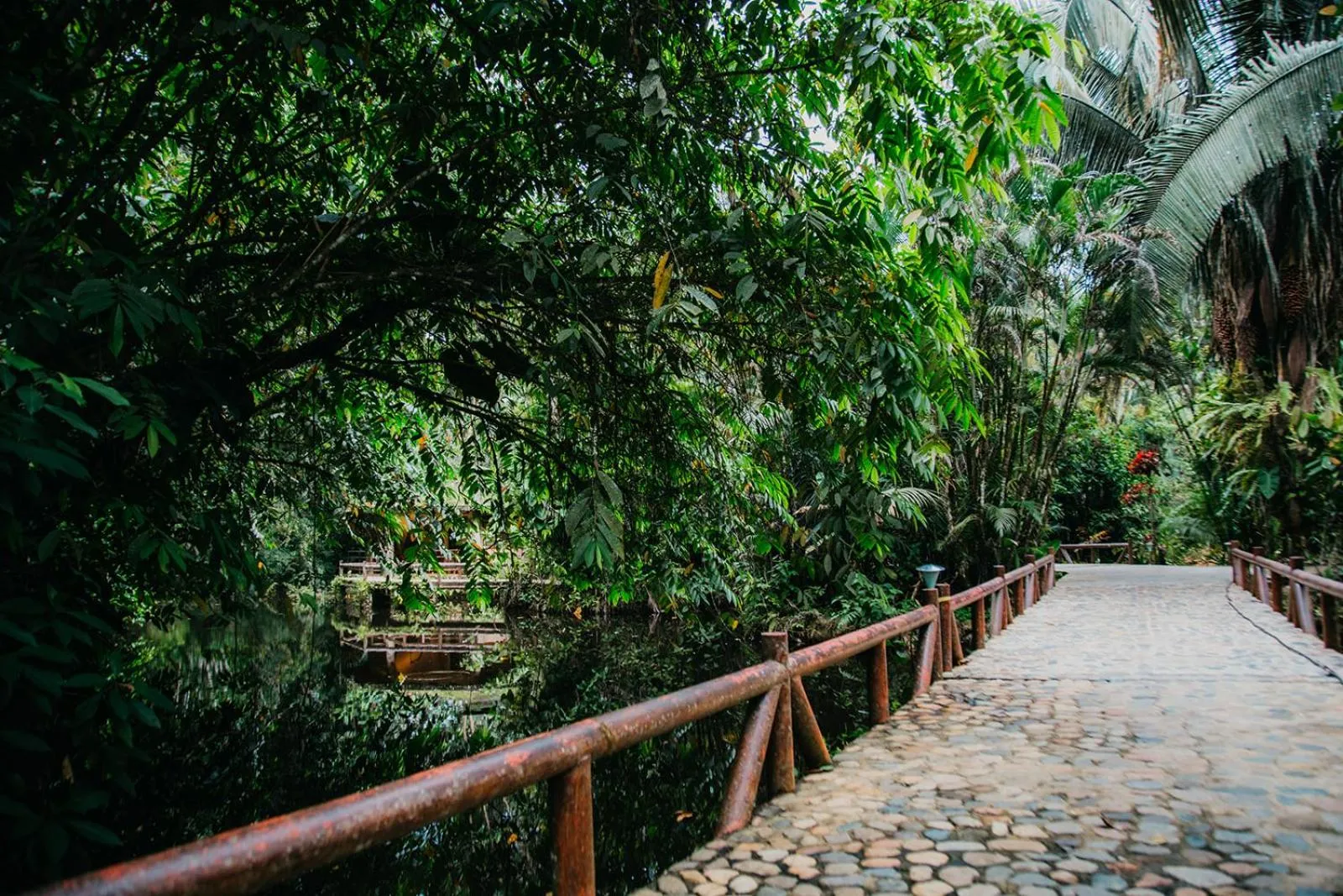 Arahuana Jungle Resort & Spa
