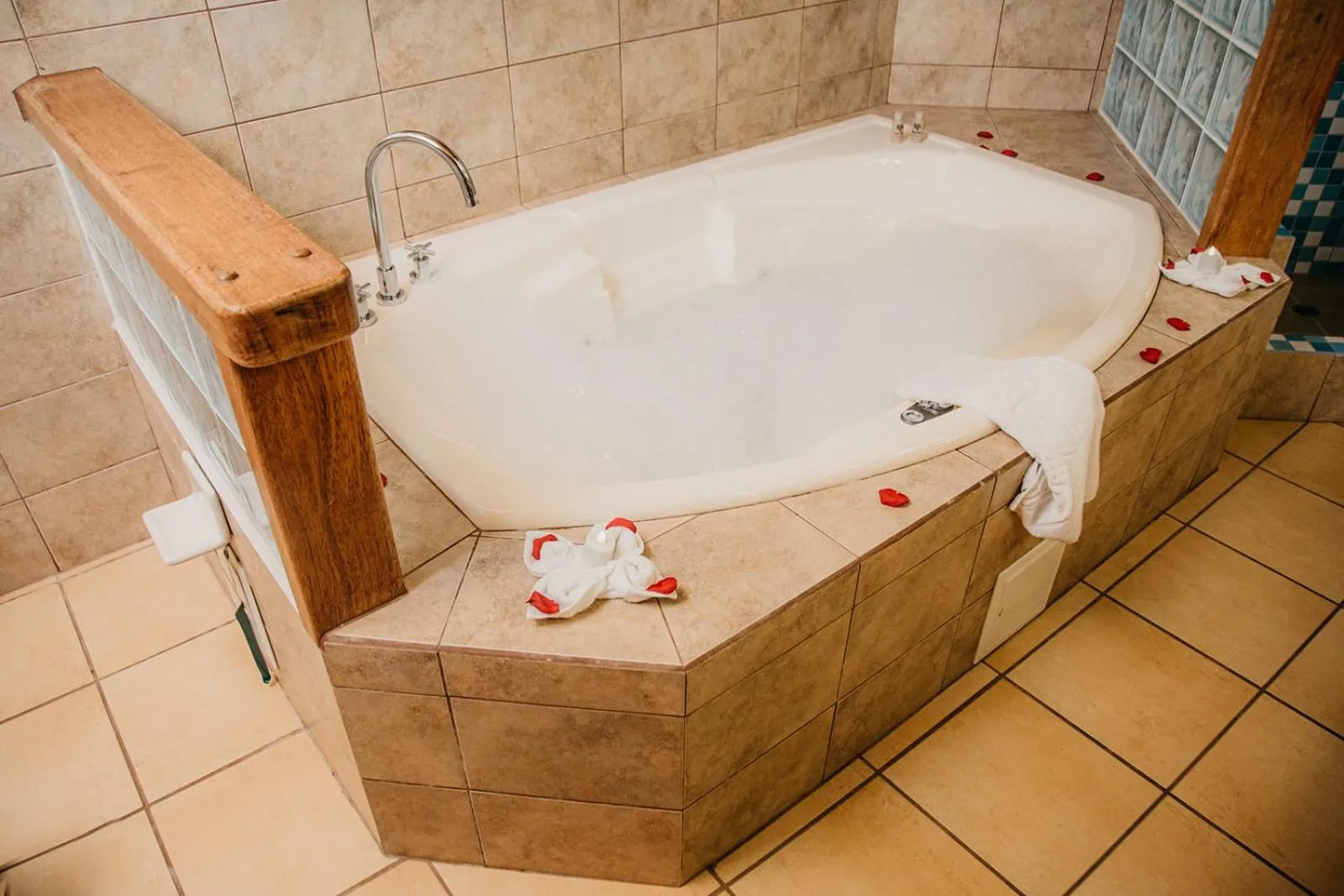Arahuana Jungle Resort & Spa