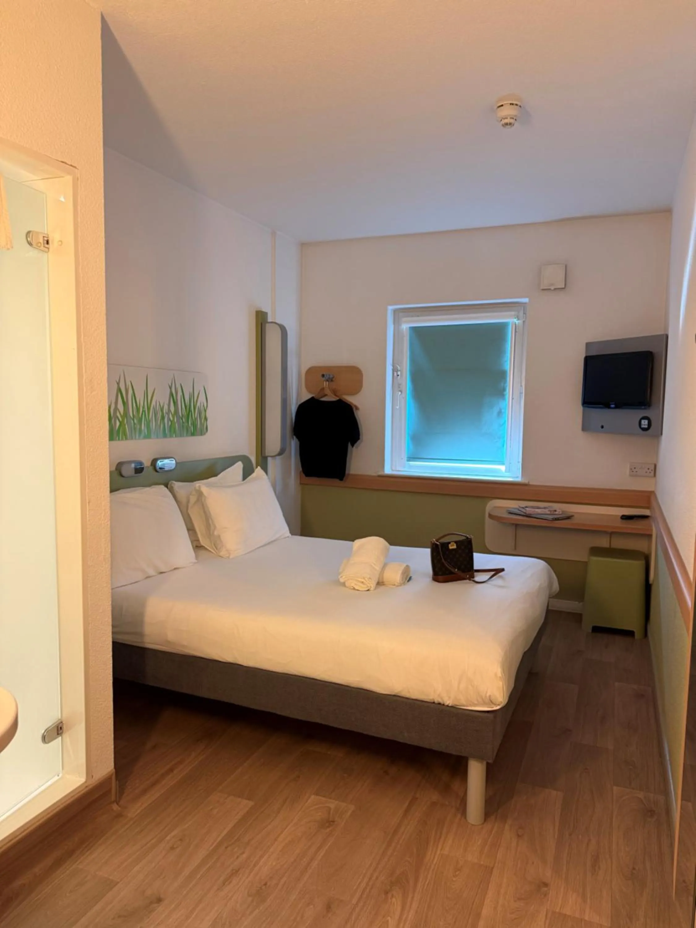 Bed in ibis budget Leeds Centre Crown Point Road