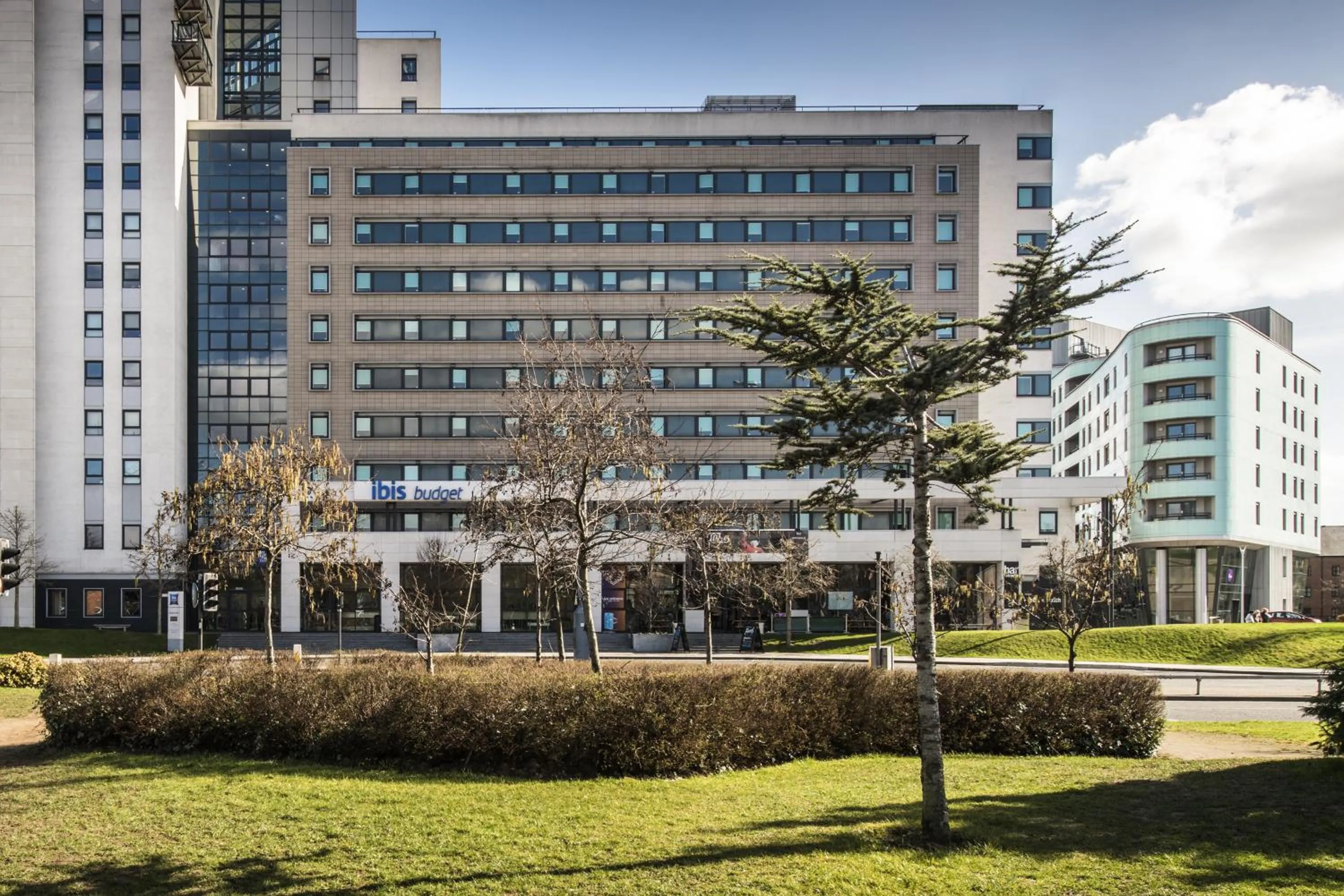 Facade/entrance in ibis budget Leeds Centre Crown Point Road