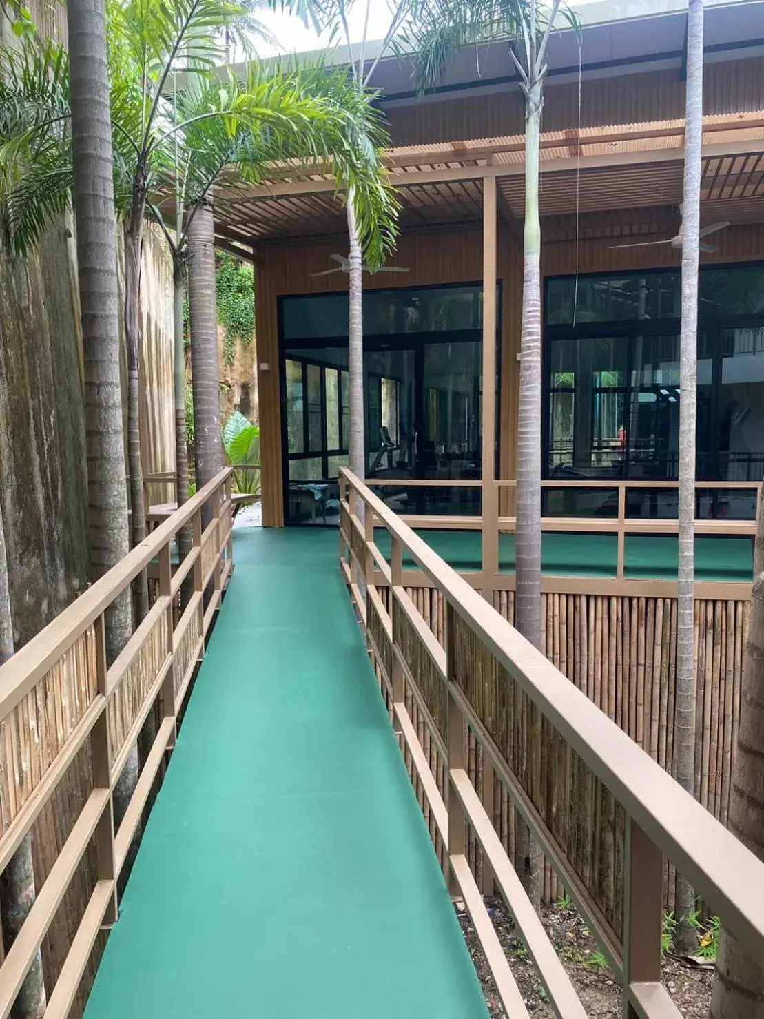 Fitness centre/facilities in Baan Karon Resort Fitness centre/facilities in Baan Karon Resort