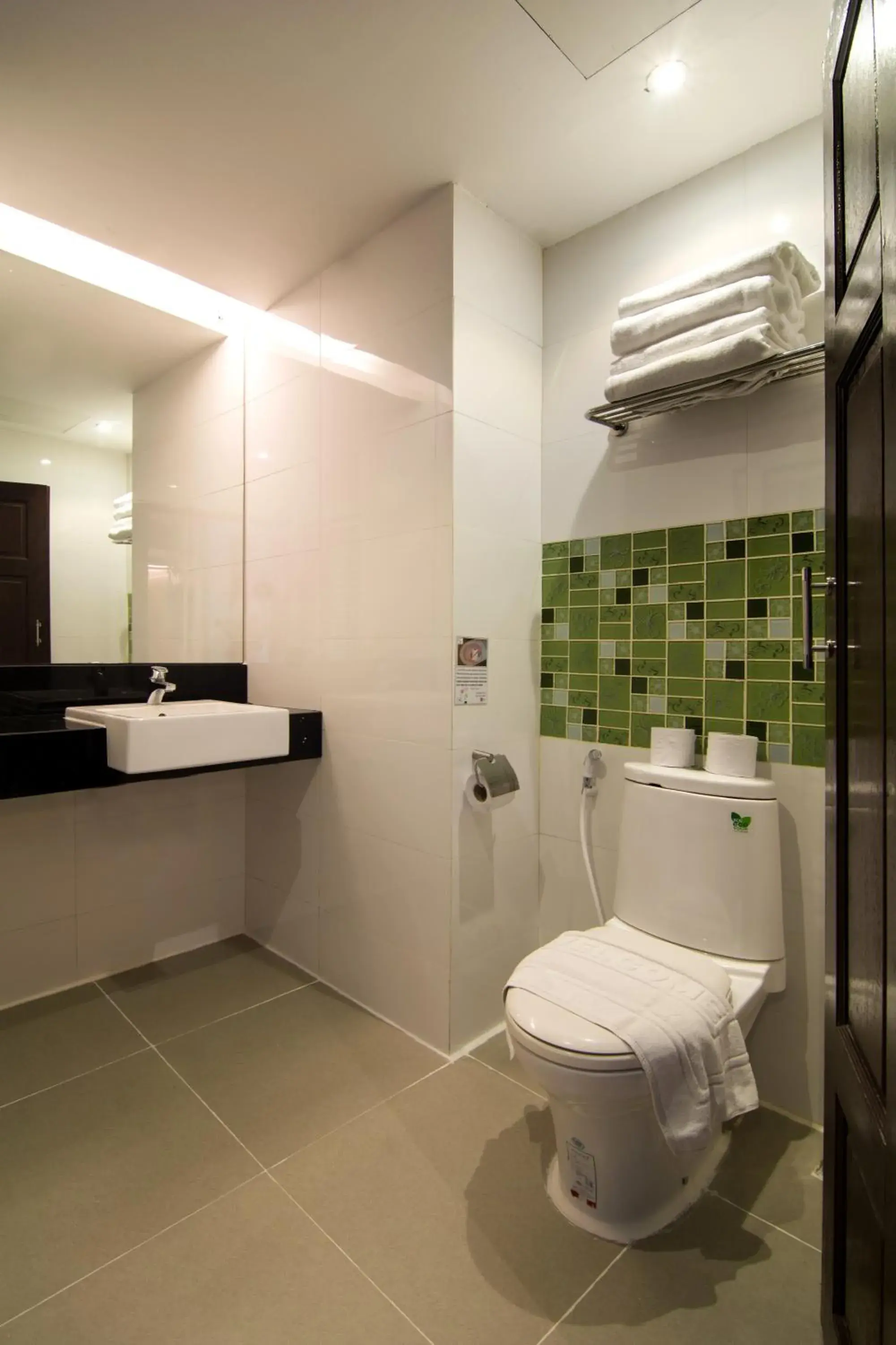 Bathroom in Baan Karon Resort Bathroom in Baan Karon Resort