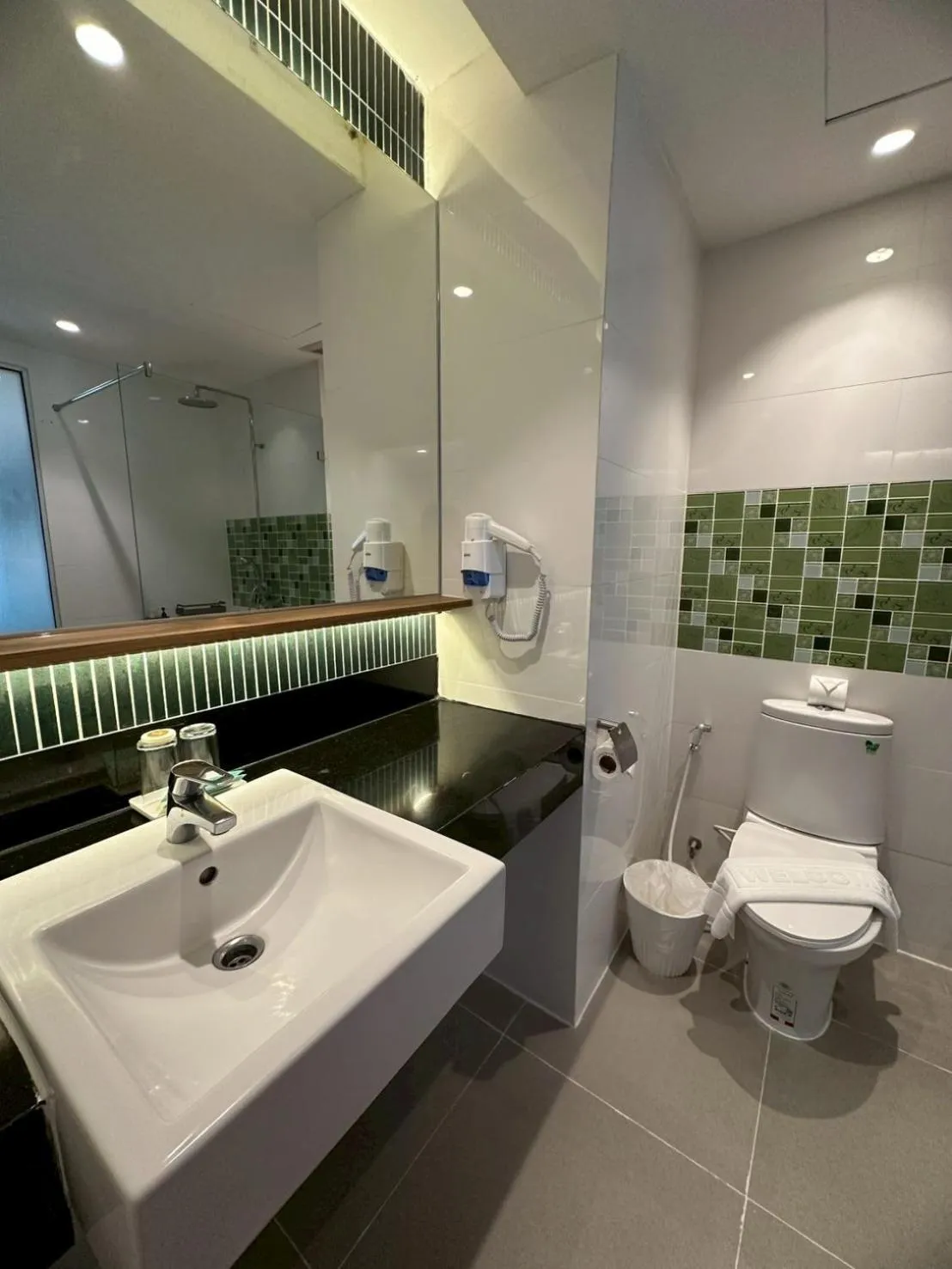 Bathroom in Baan Karon Resort