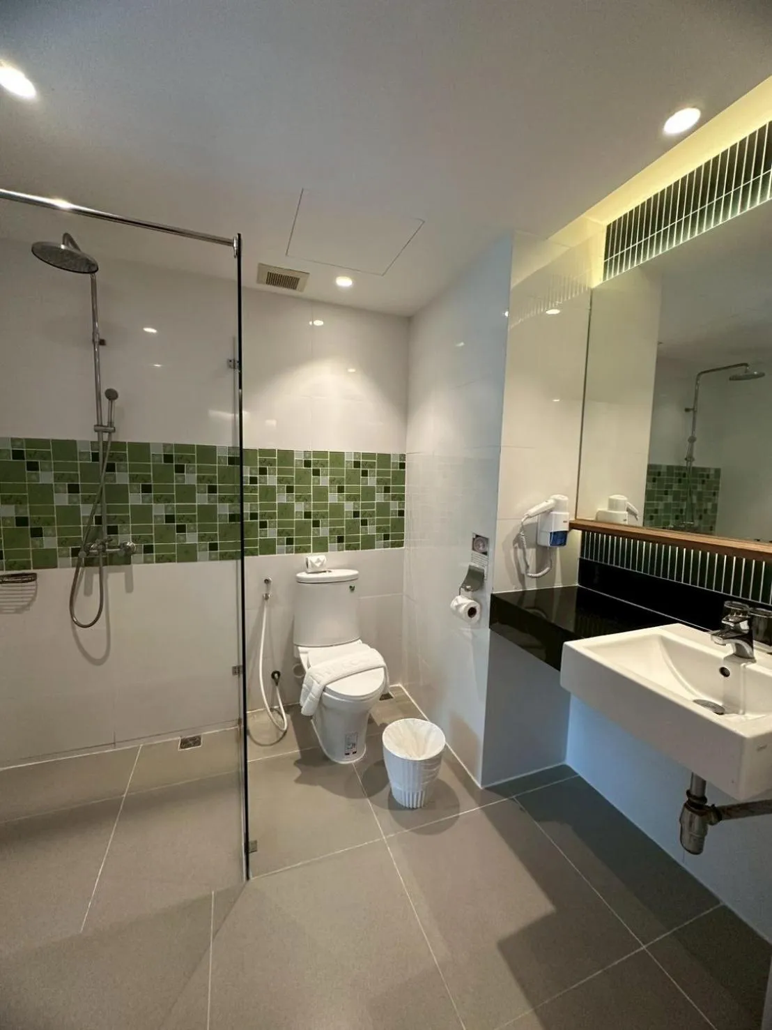 Bathroom in Baan Karon Resort