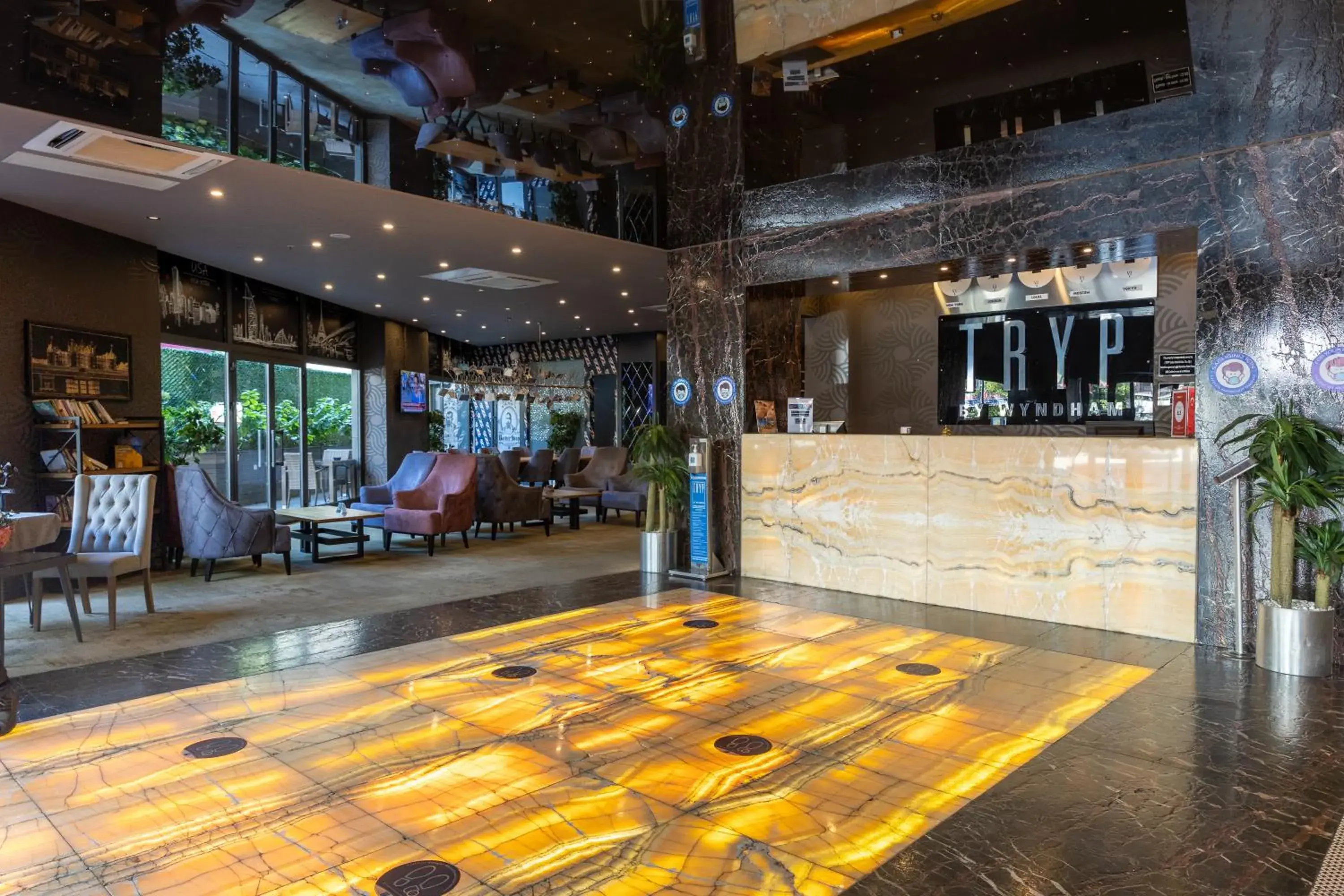 Lounge or bar in Tryp By Wyndham Istanbul Sancaktepe Lounge or bar in Tryp By Wyndham Istanbul Sancaktepe