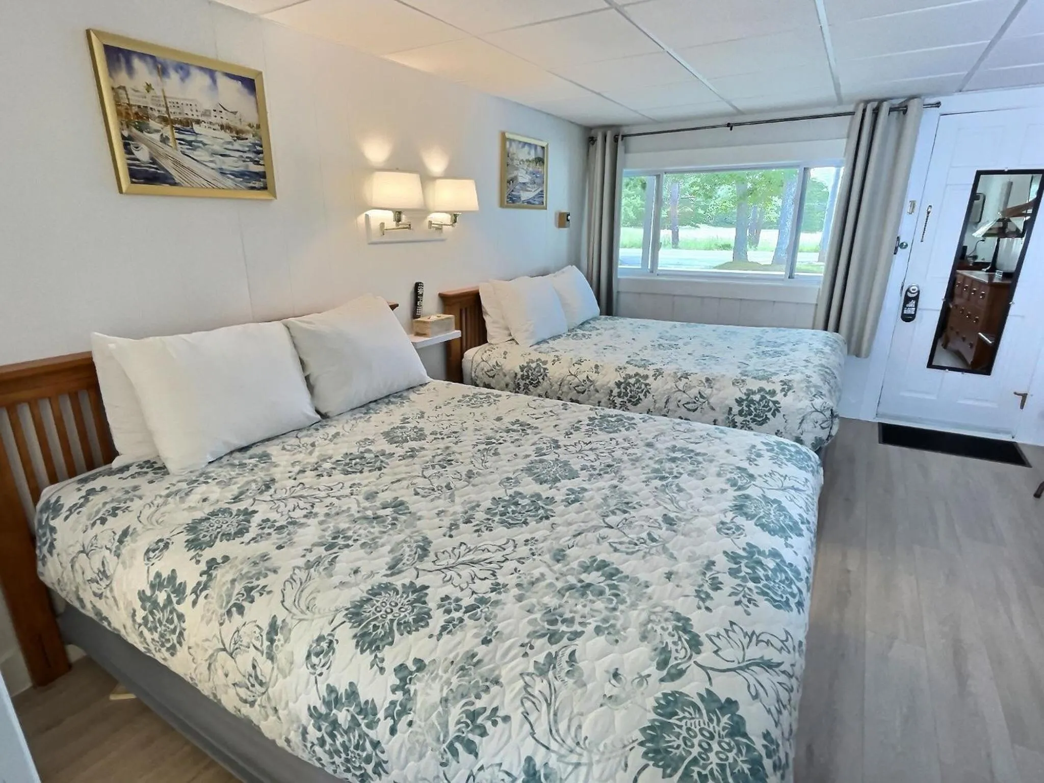 Bedroom, Bed in Kennebunkport Motor Lodge