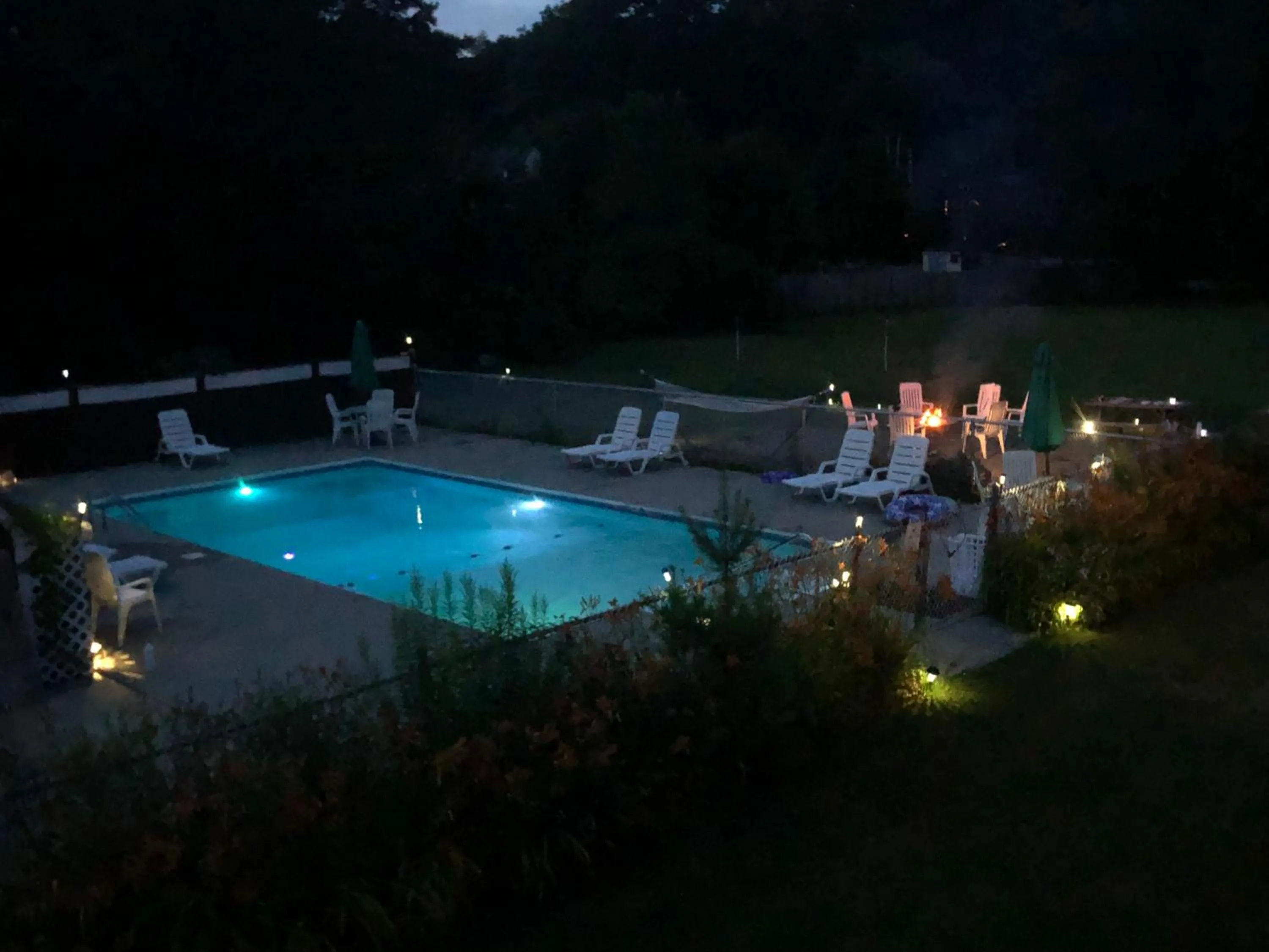Pool view in Kennebunkport Motor Lodge