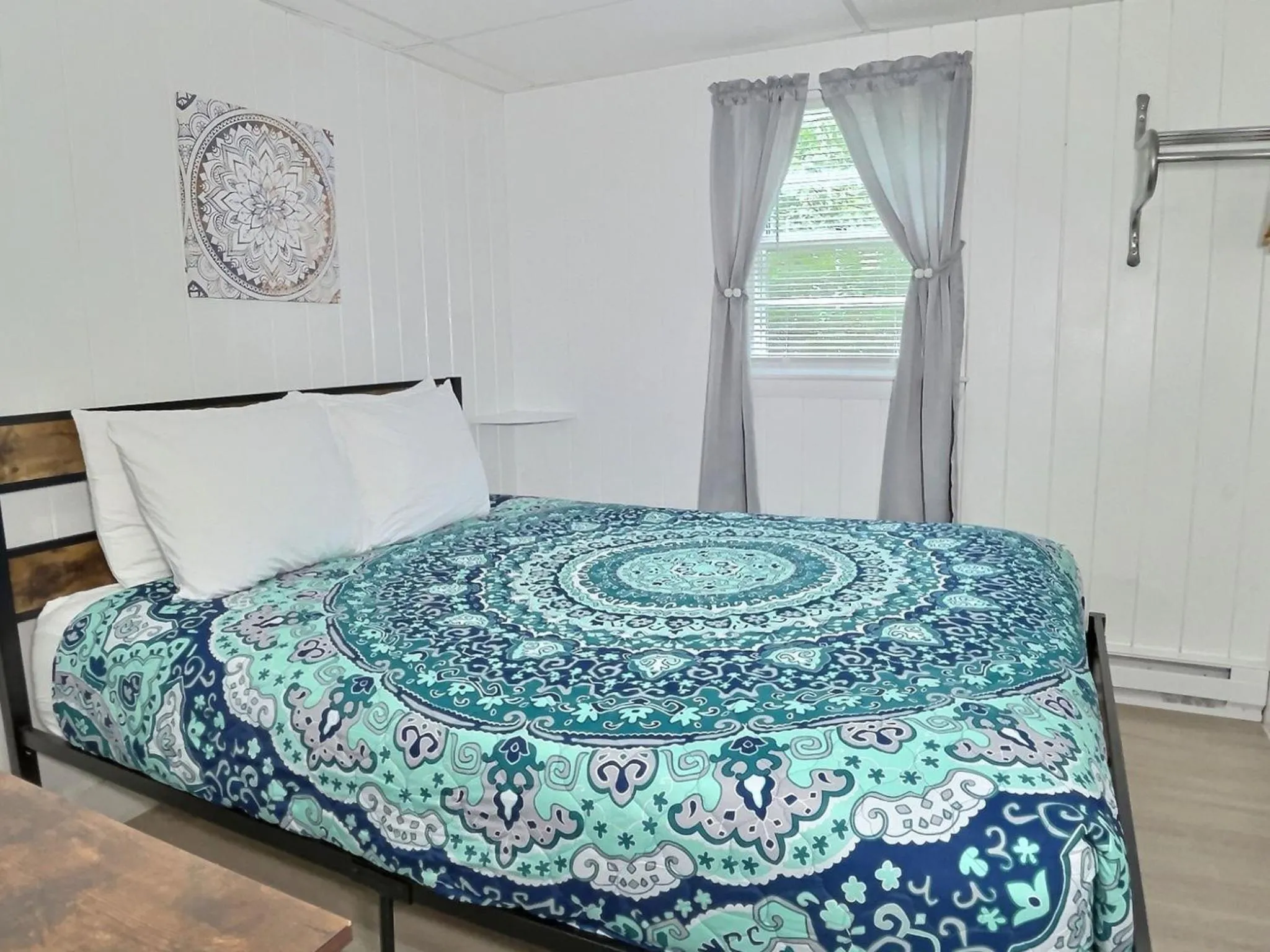 Bed in Kennebunkport Motor Lodge