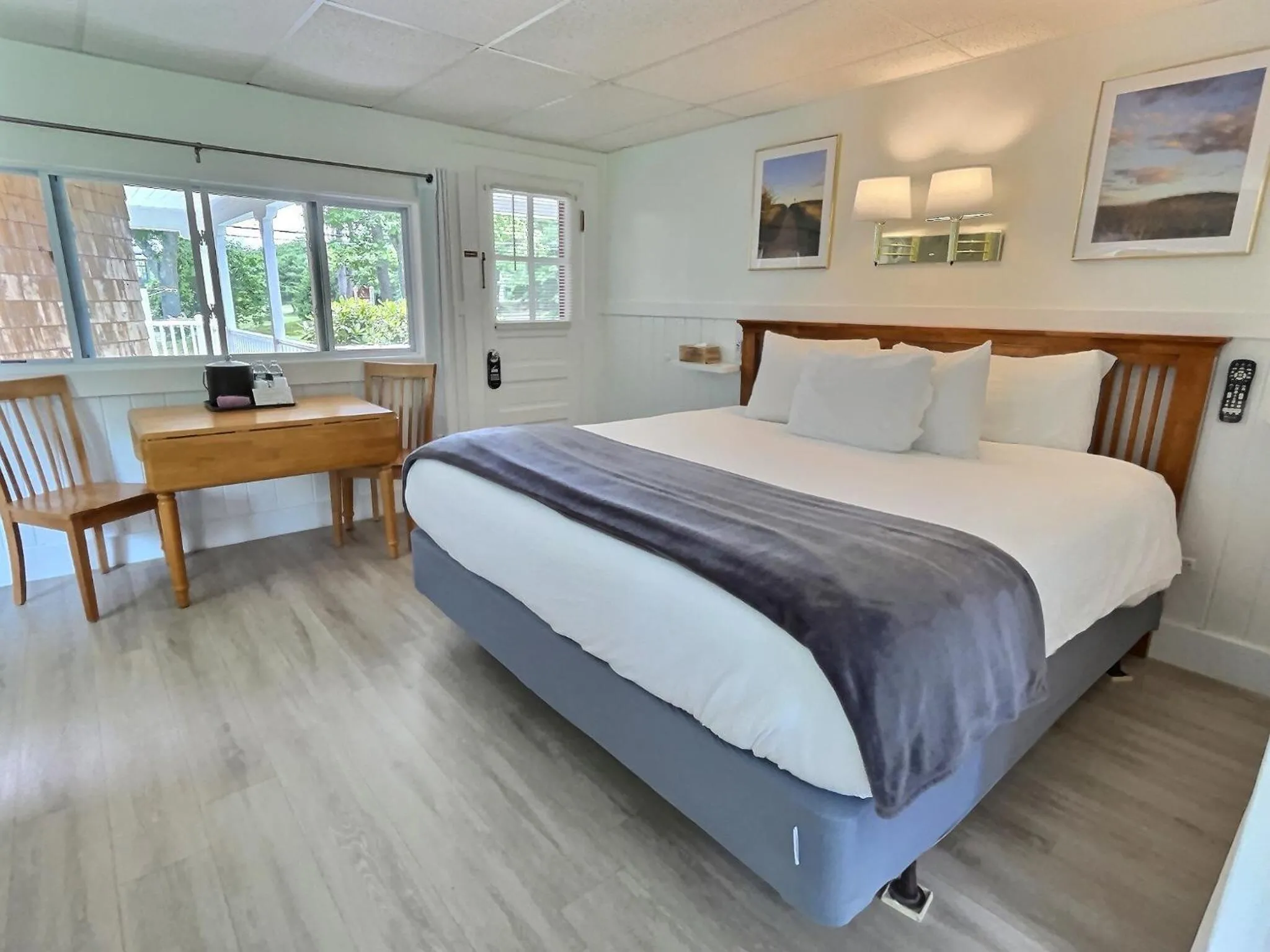 Bed in Kennebunkport Motor Lodge