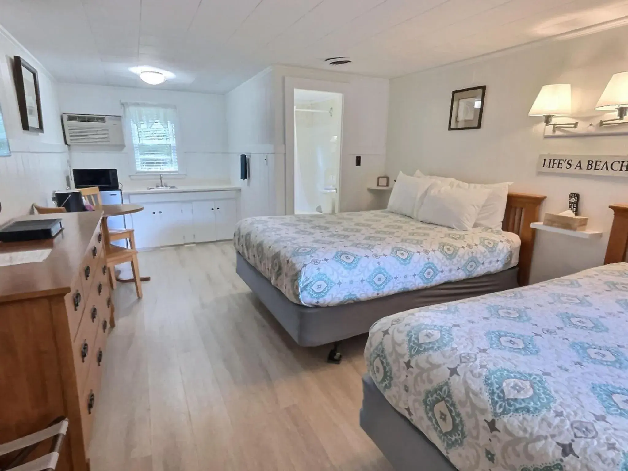 Premium Quadruple Room in Kennebunkport Motor Lodge Premium Quadruple Room in Kennebunkport Motor Lodge
