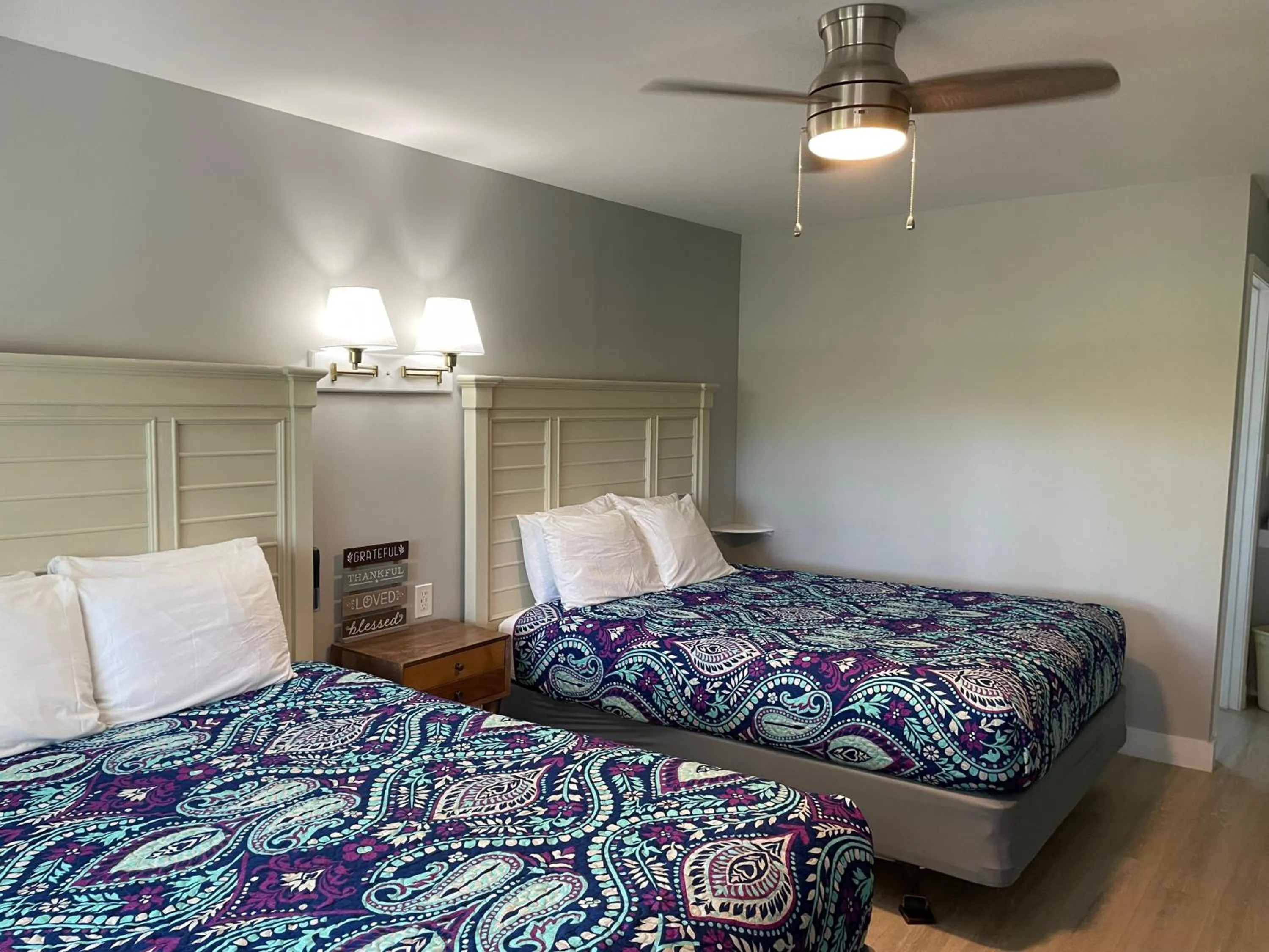 Bedroom, Bed in Kennebunkport Motor Lodge
