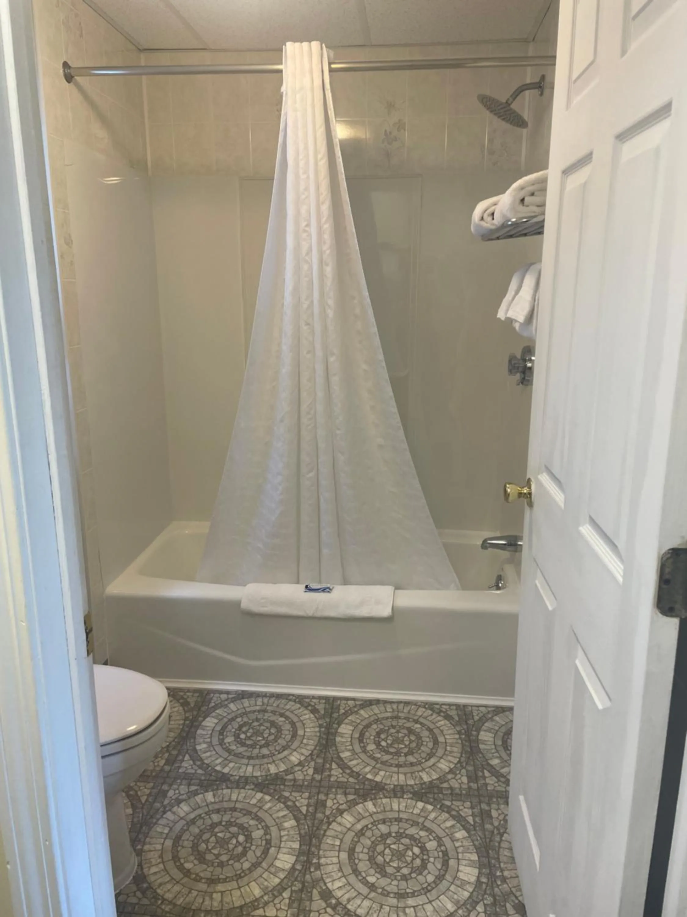 Bathroom in Kennebunkport Motor Lodge