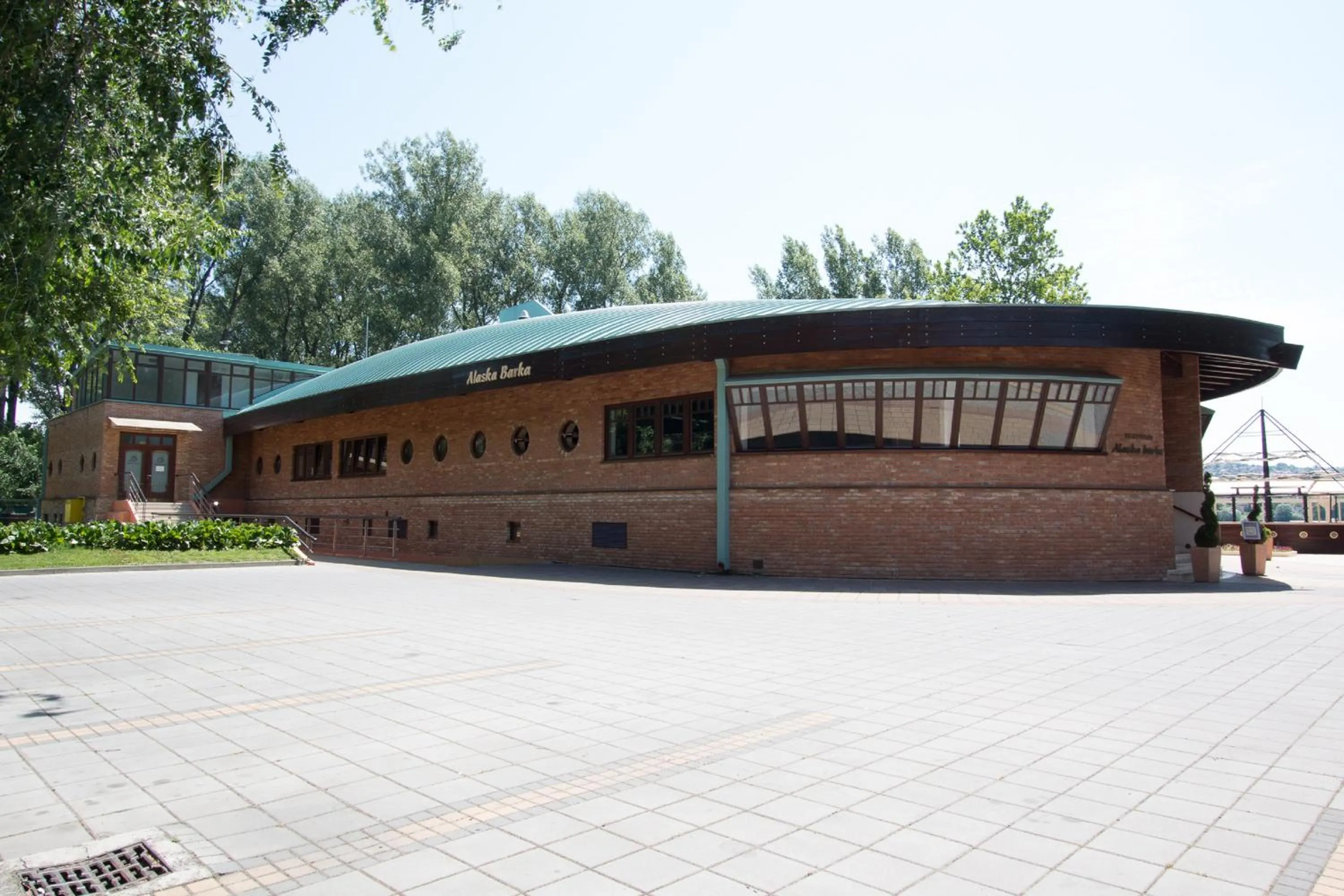 Restaurant/places to eat in Tourist Resort Ribarsko Ostrvo