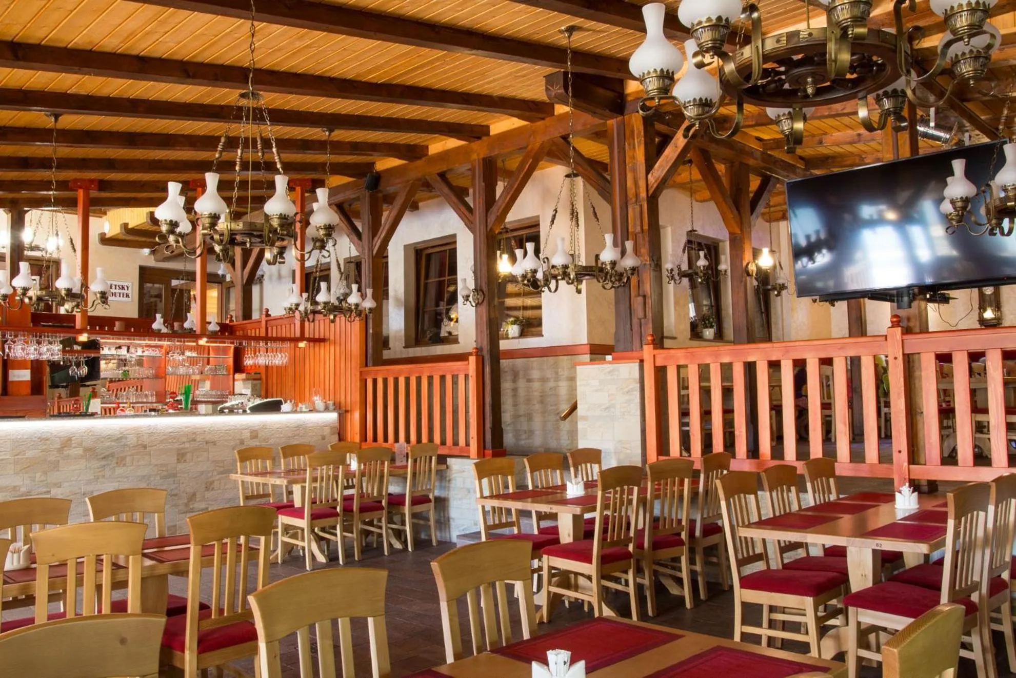 Restaurant/places to eat in Hotel Leyla