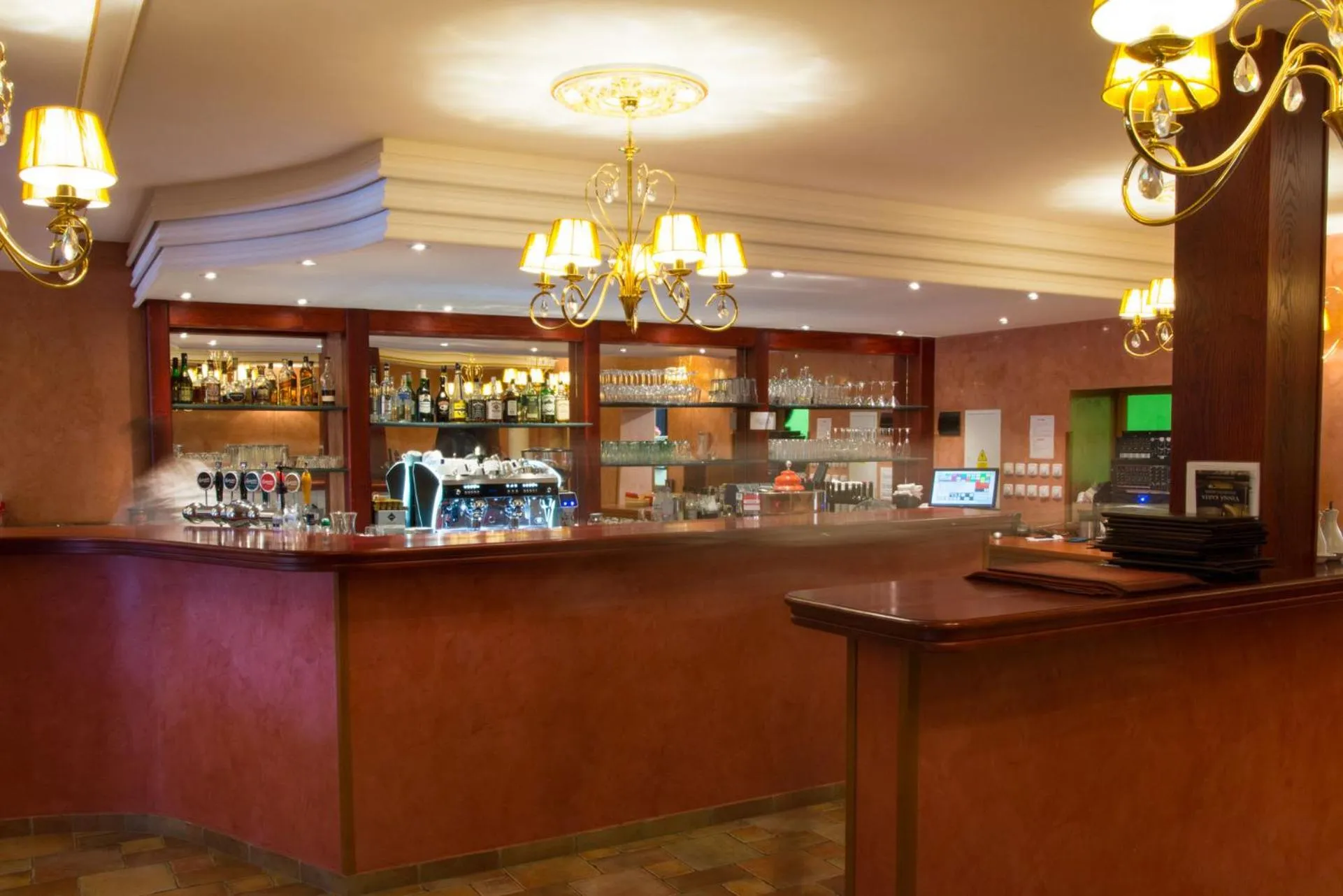 Restaurant/places to eat in Hotel Leyla