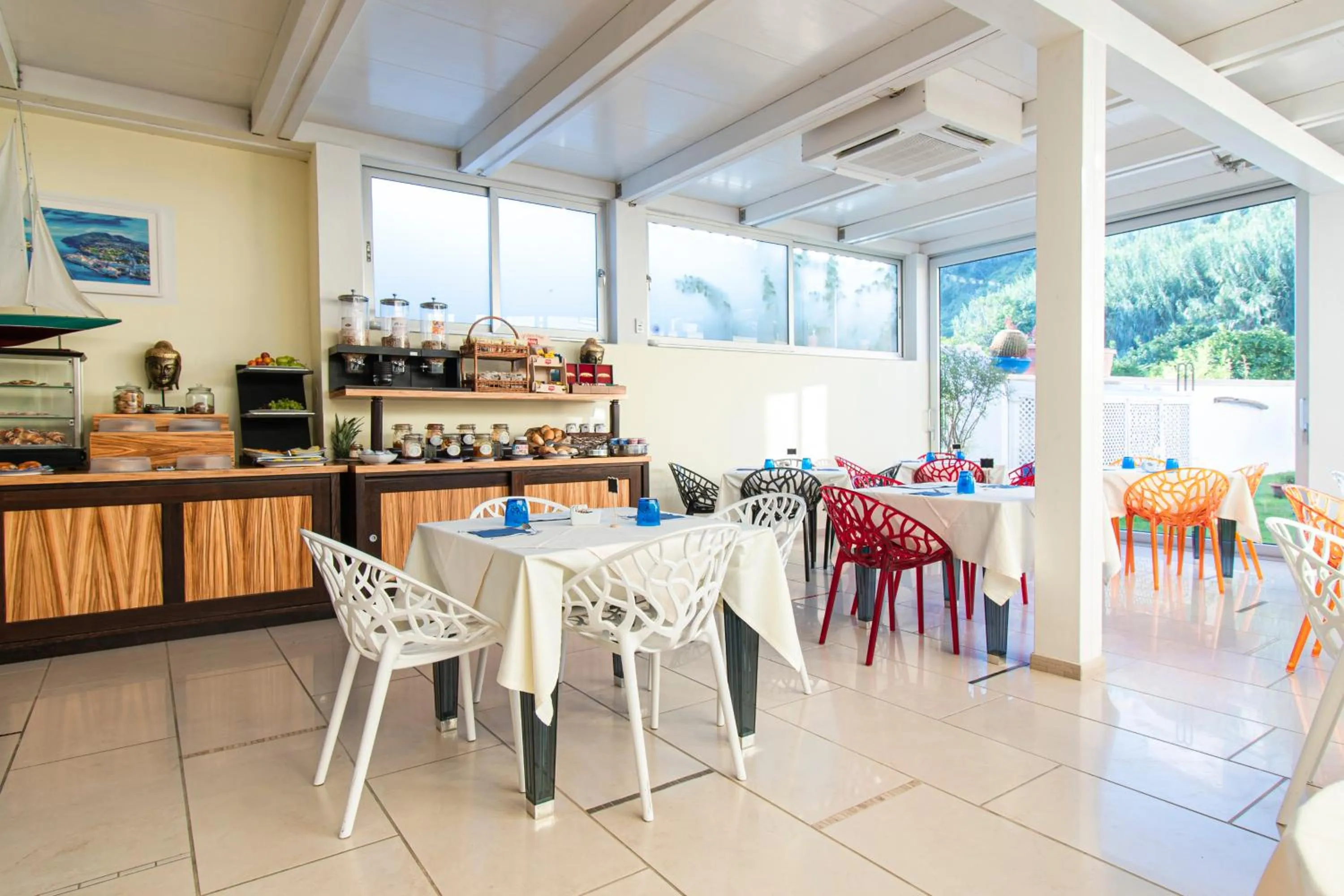 Breakfast in Marina 10 Design Hotel & SPA