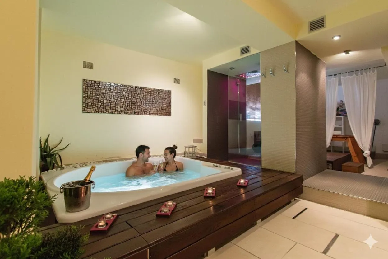 Spa and wellness centre/facilities in Marina 10 Design Hotel & SPA