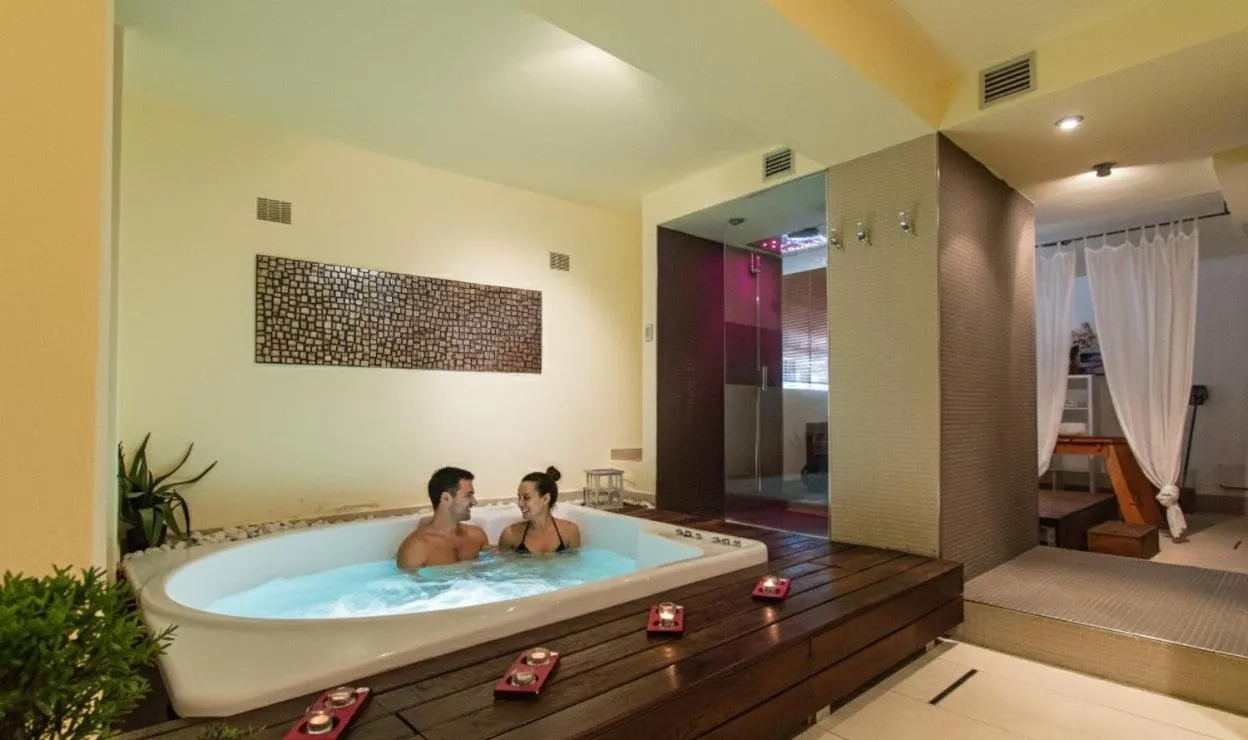 Spa and wellness centre/facilities in Marina 10 Design Hotel & SPA