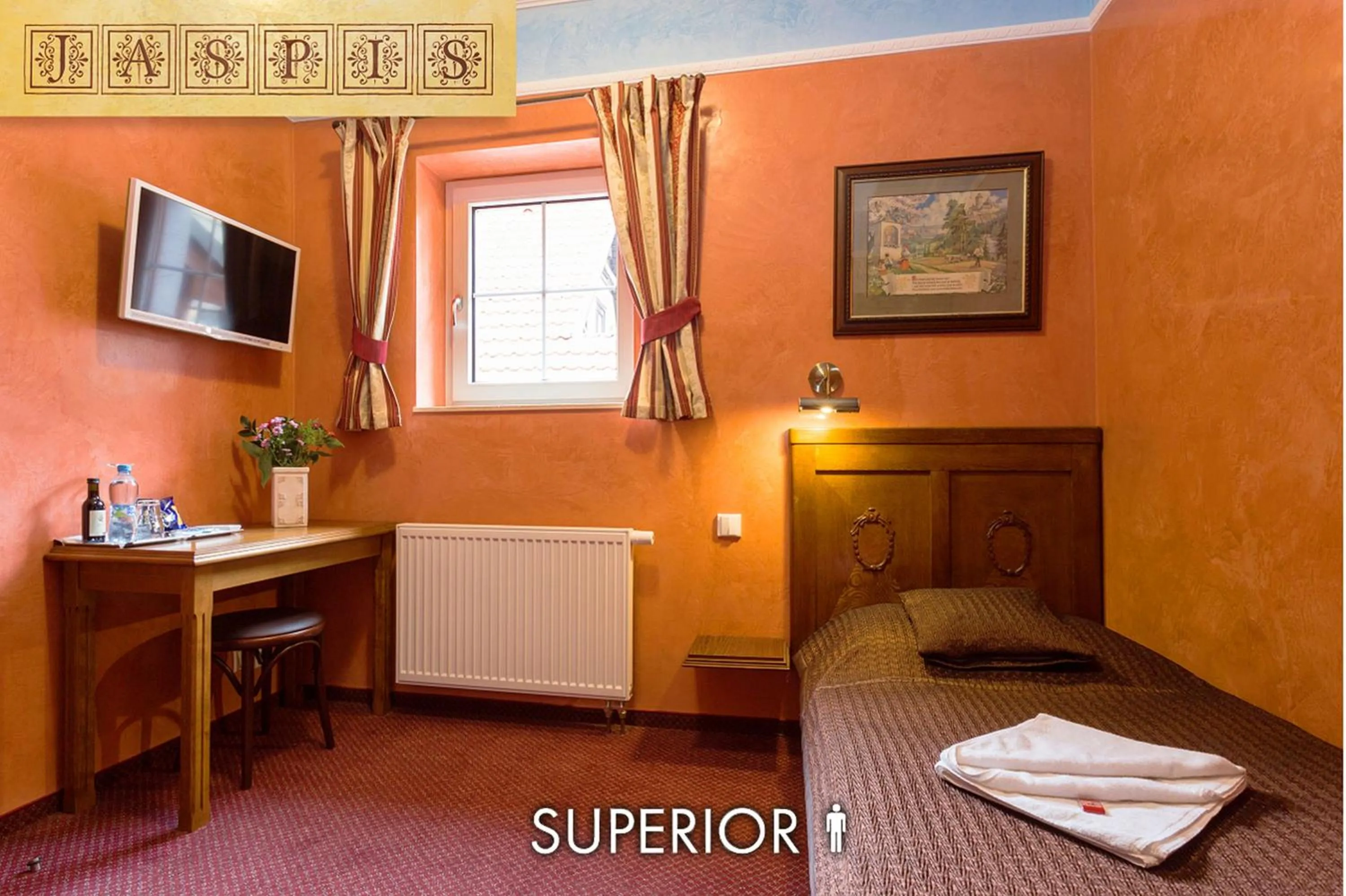 Property building, Bed in Hotel Karlštejn & SPA