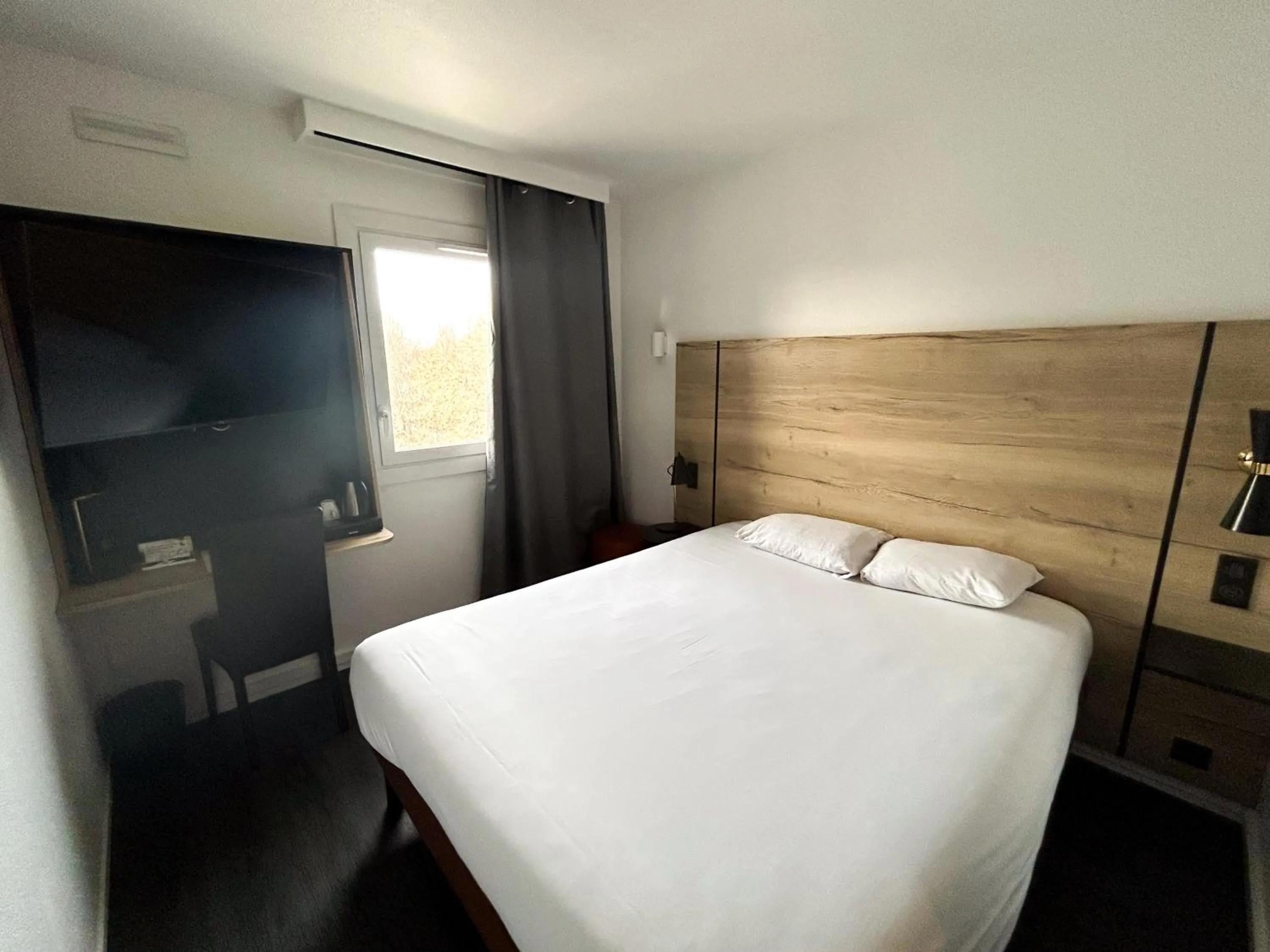 Photo of the whole room, Bed in Hôtel AKENA Nantes Orvault - Ouest