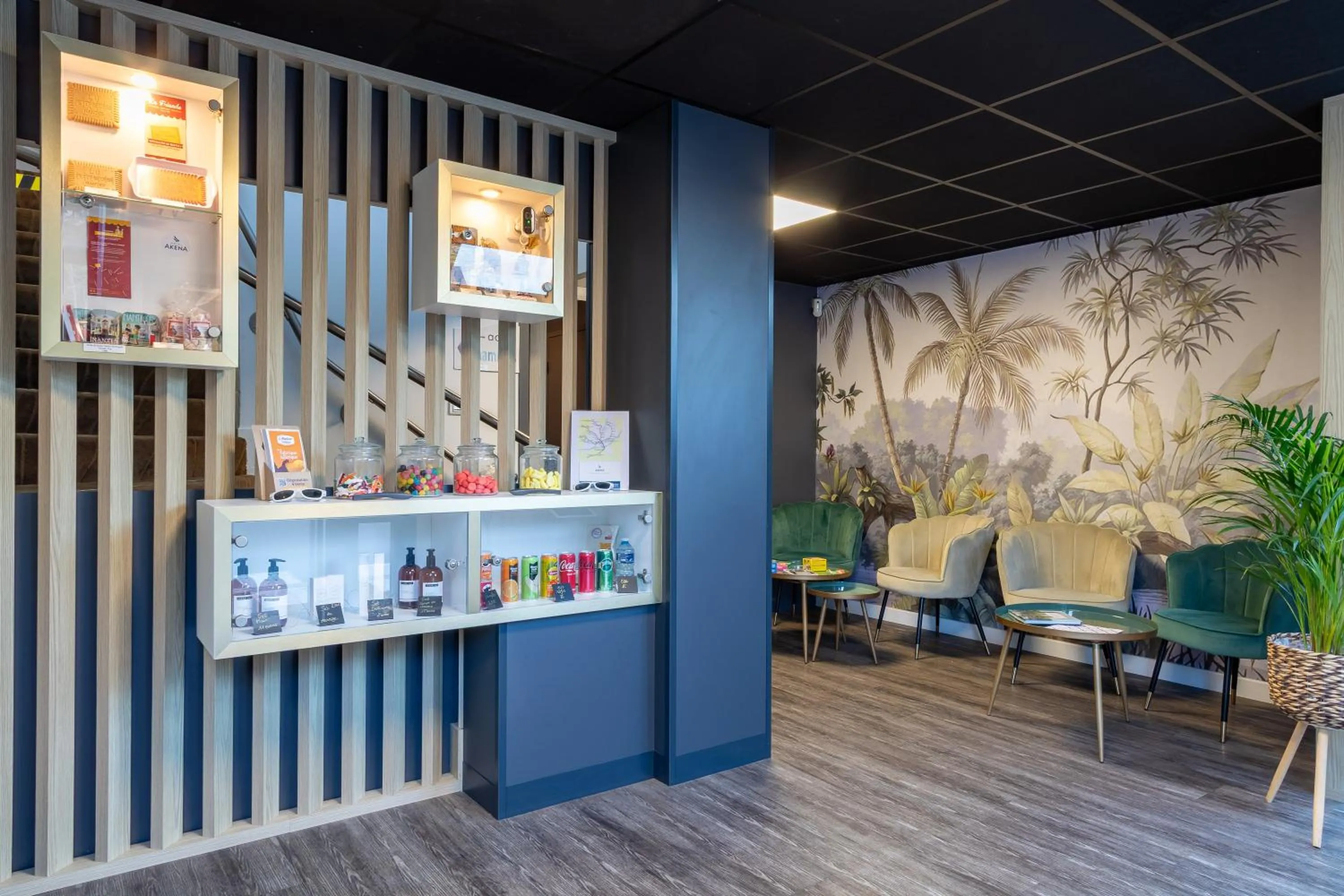 Lounge or bar in Hôtel AKENA Nantes Orvault - Ouest