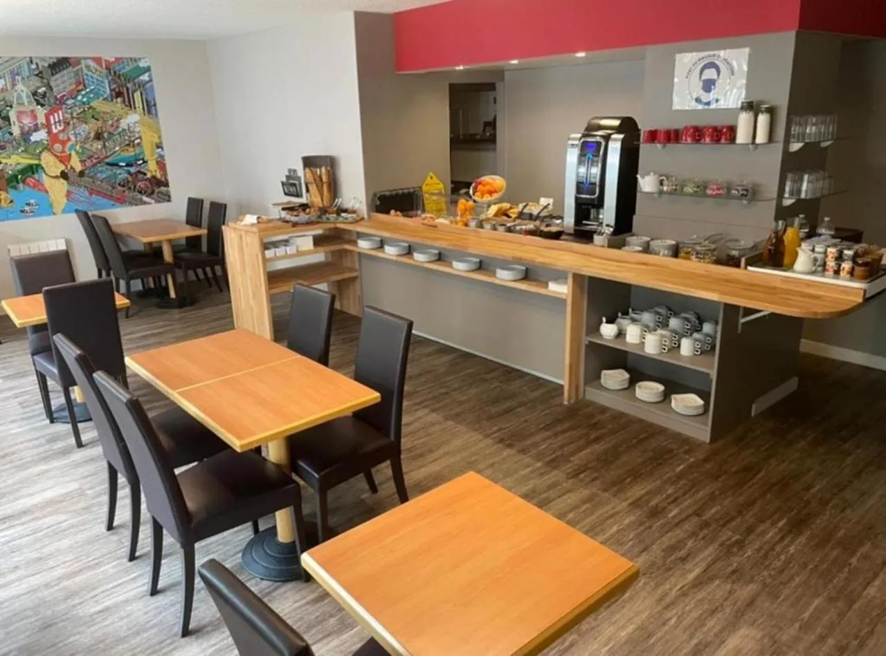 Buffet breakfast in Hôtel AKENA Nantes Orvault - Ouest