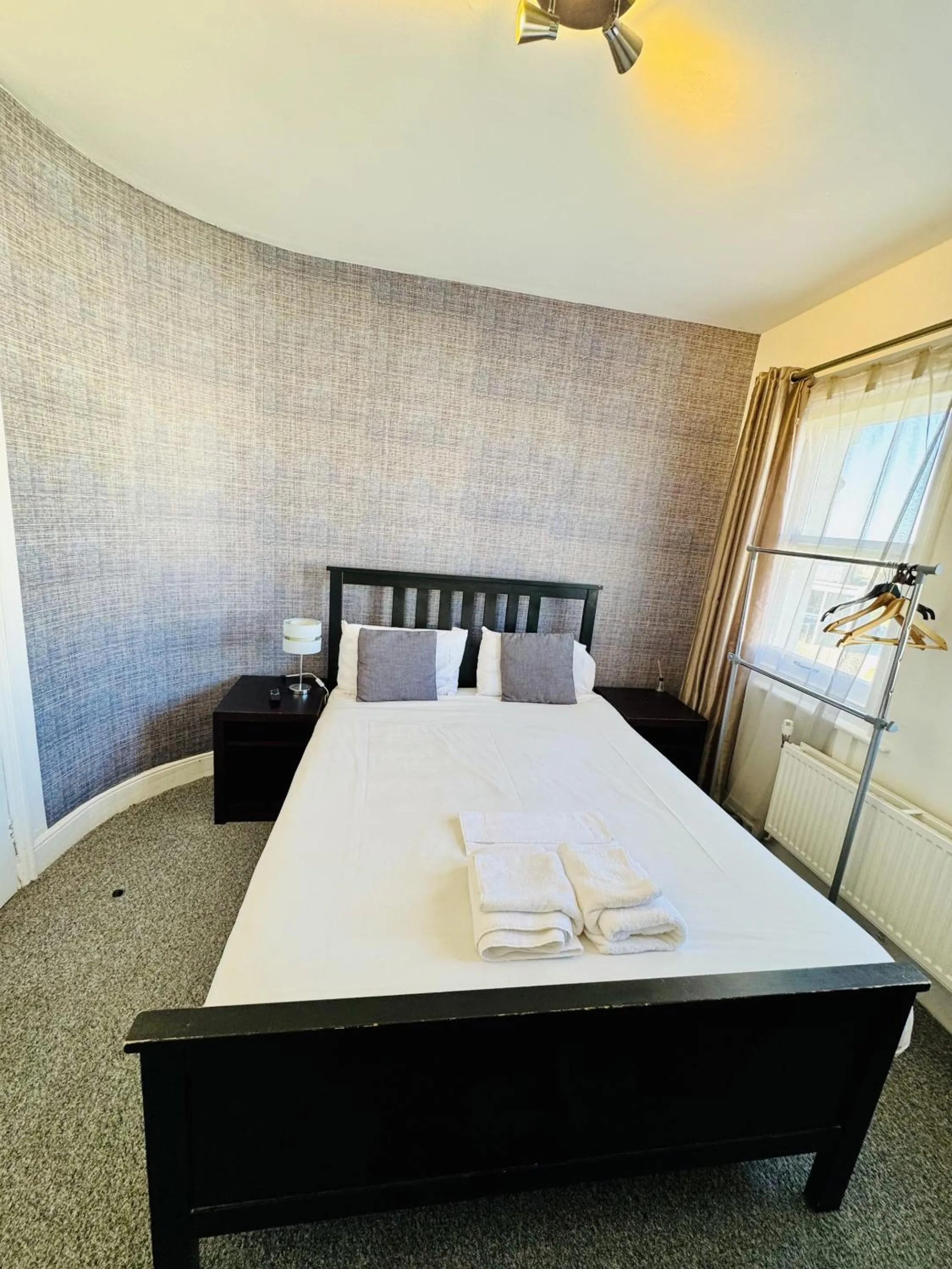 Bedroom, Bed in Carlton Court Hotel Eastbourne