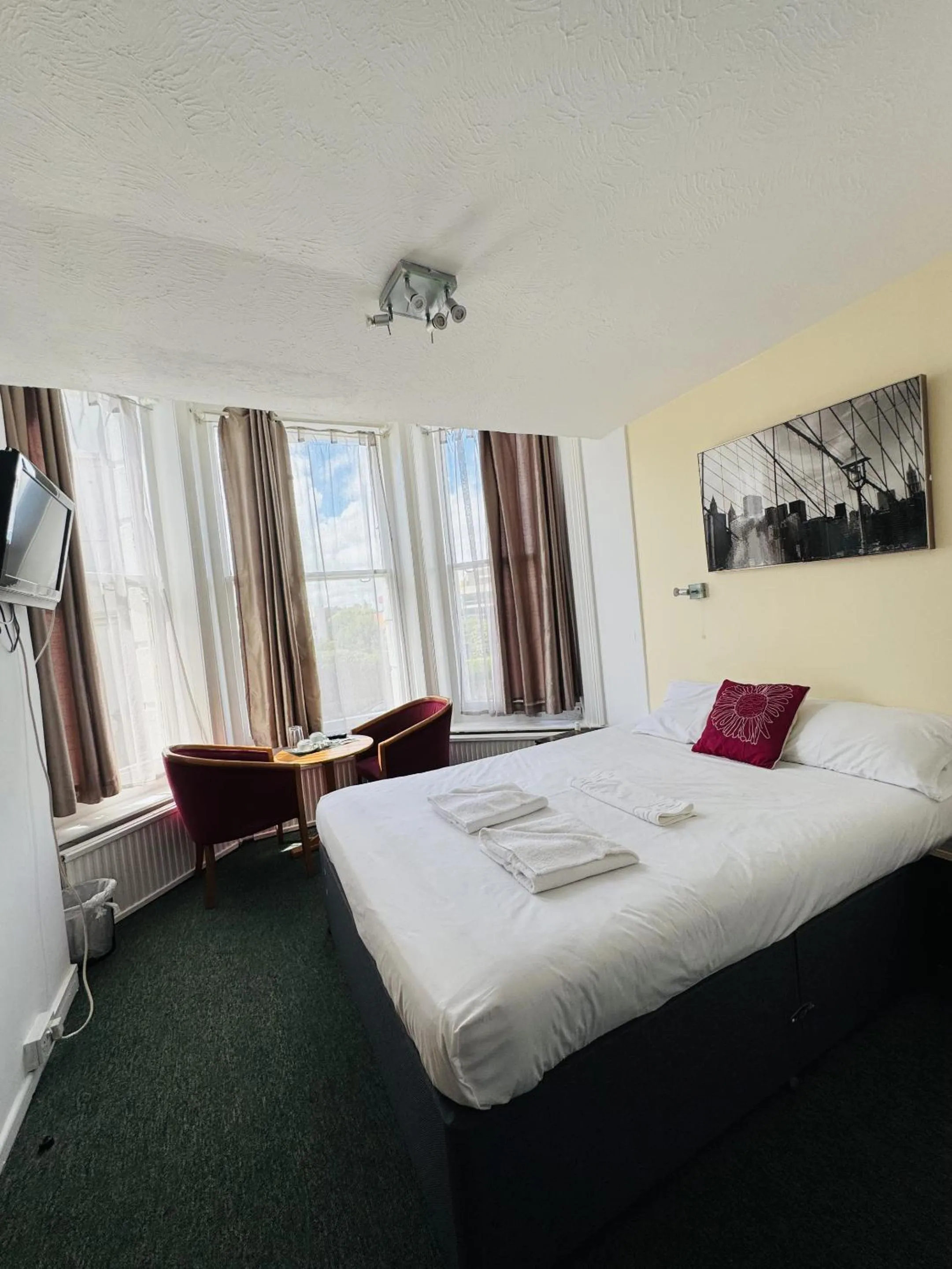 Bedroom, Bed in Carlton Court Hotel Eastbourne