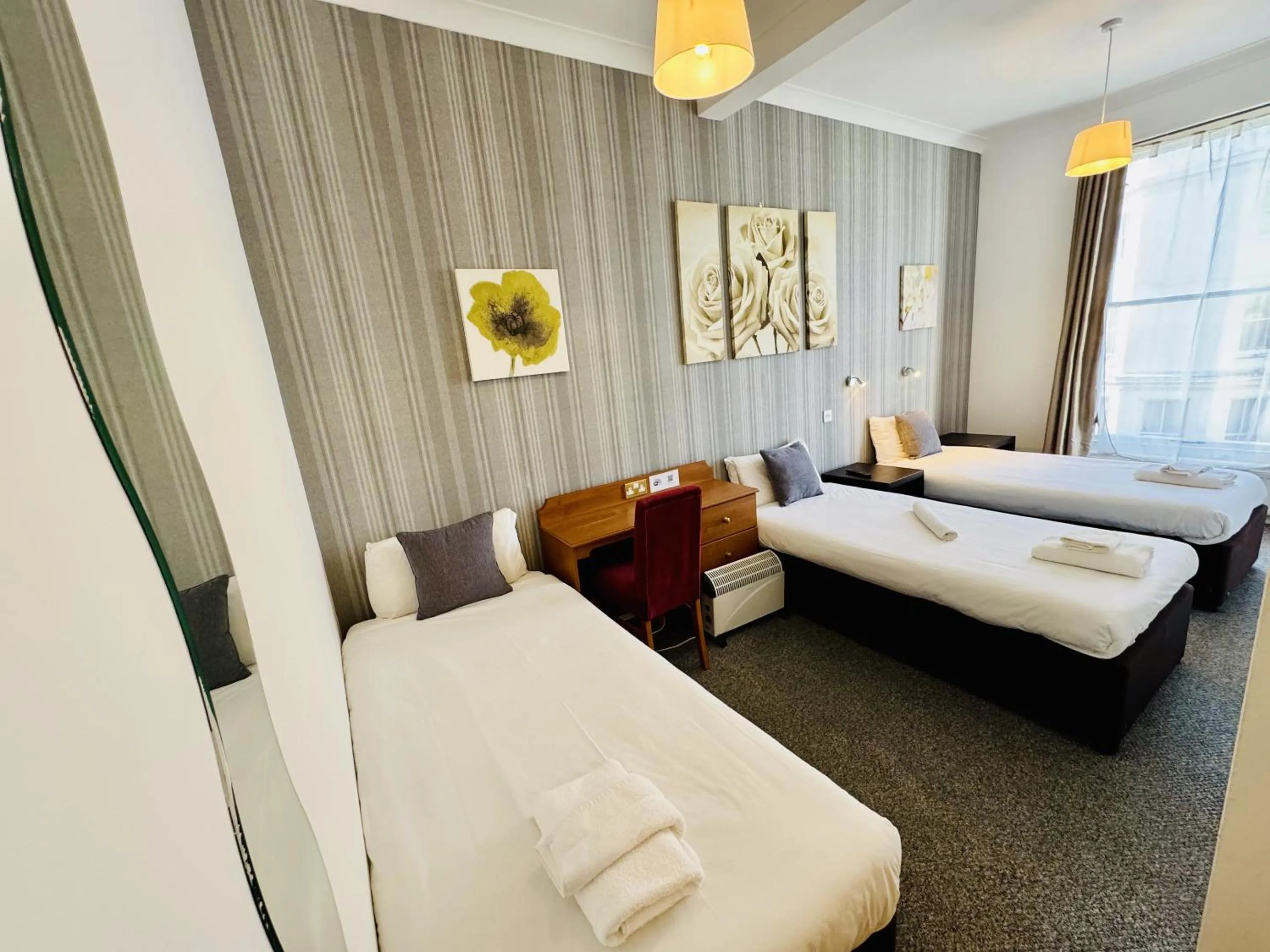 Bedroom, Bed in Carlton Court Hotel Eastbourne